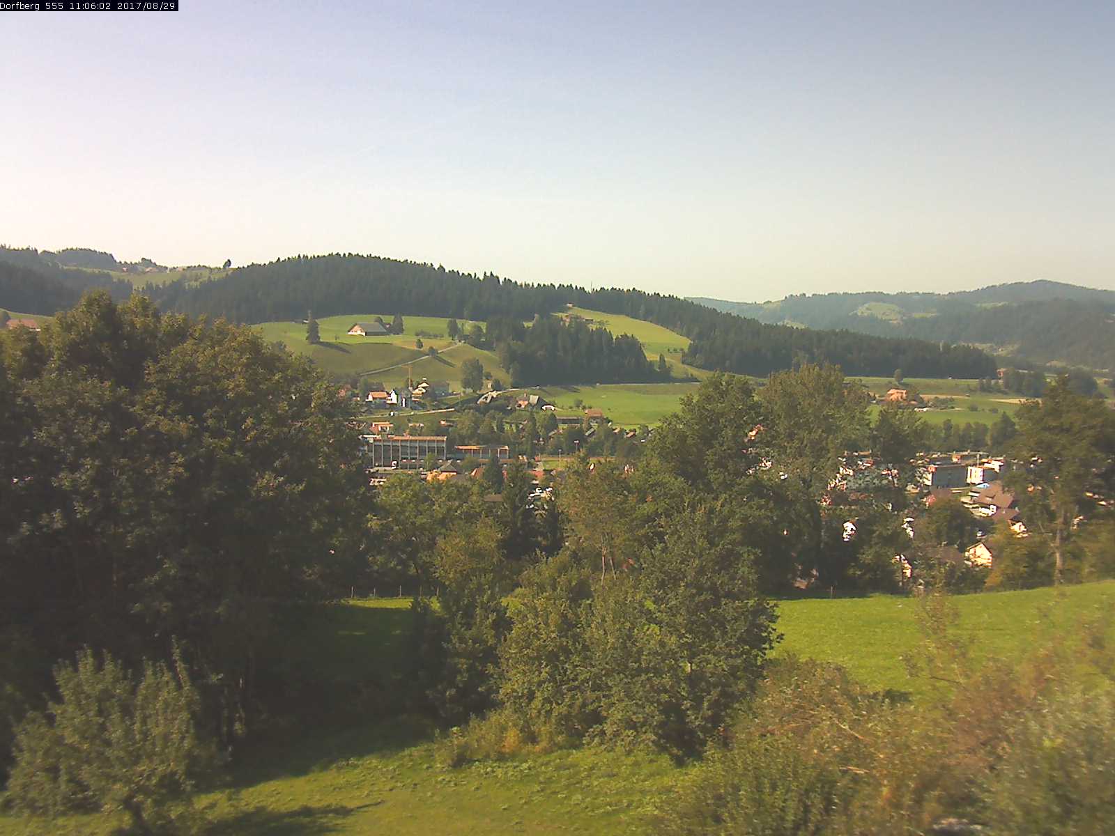 Webcam-Bild: Aussicht vom Dorfberg in Langnau 20170829-110601