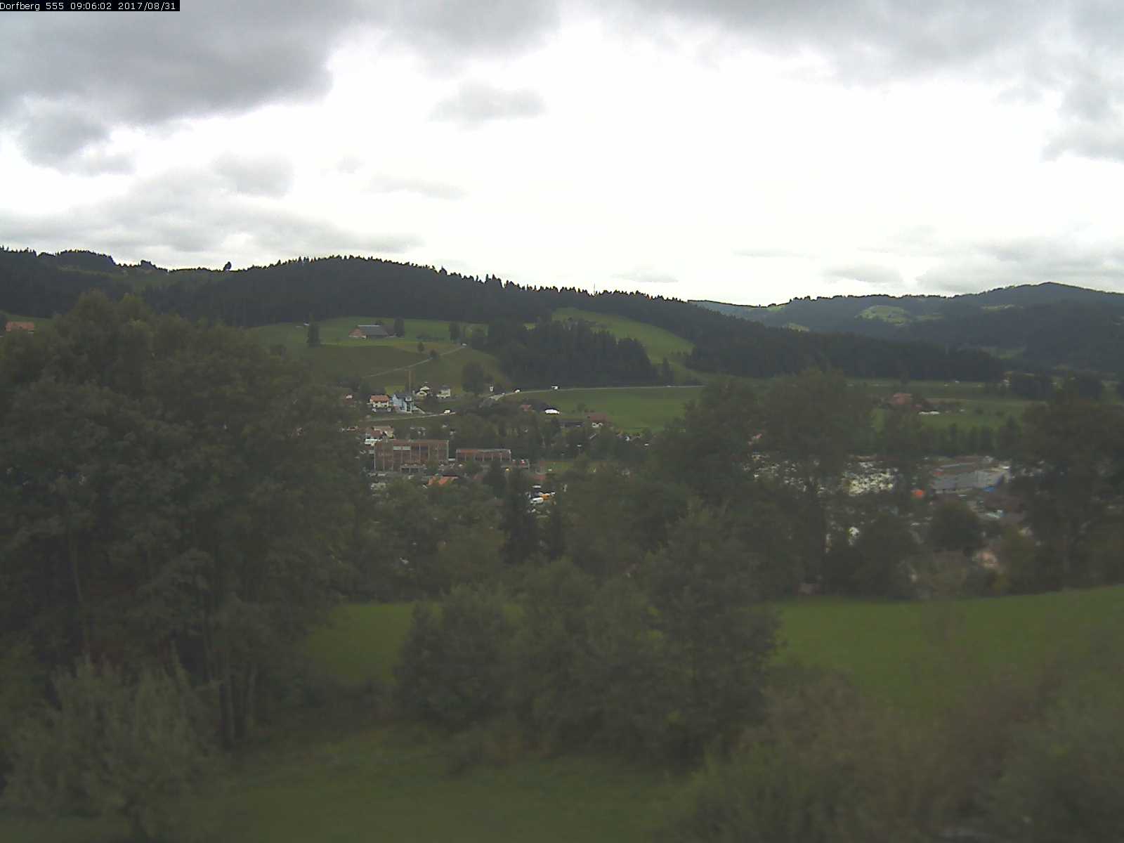 Webcam-Bild: Aussicht vom Dorfberg in Langnau 20170831-090601