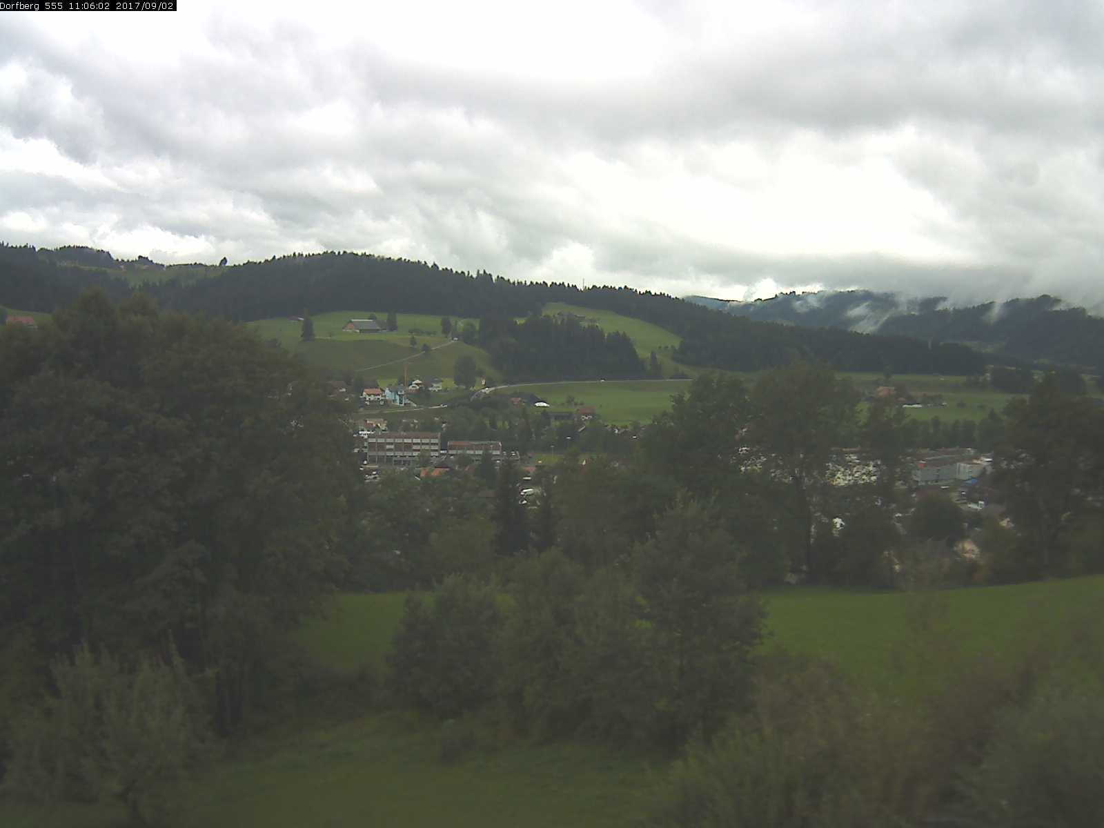 Webcam-Bild: Aussicht vom Dorfberg in Langnau 20170902-110601