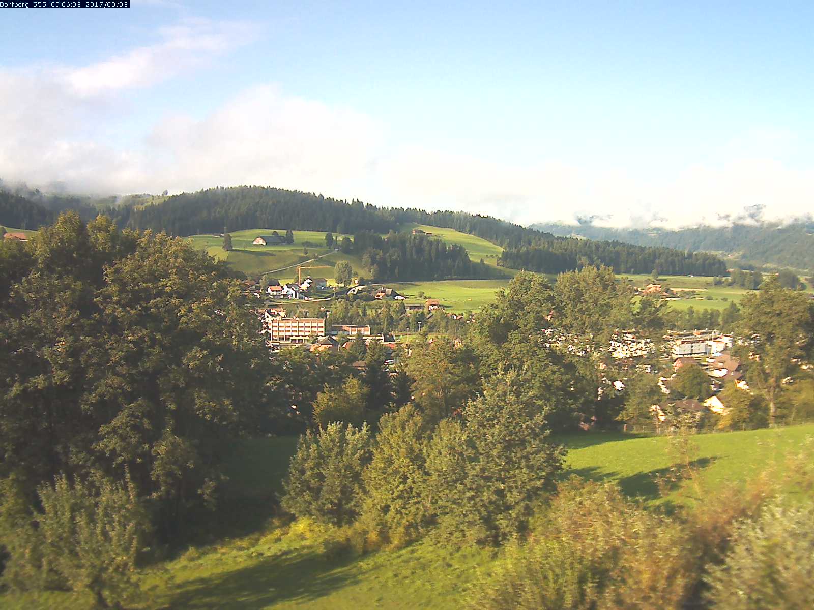 Webcam-Bild: Aussicht vom Dorfberg in Langnau 20170903-090601