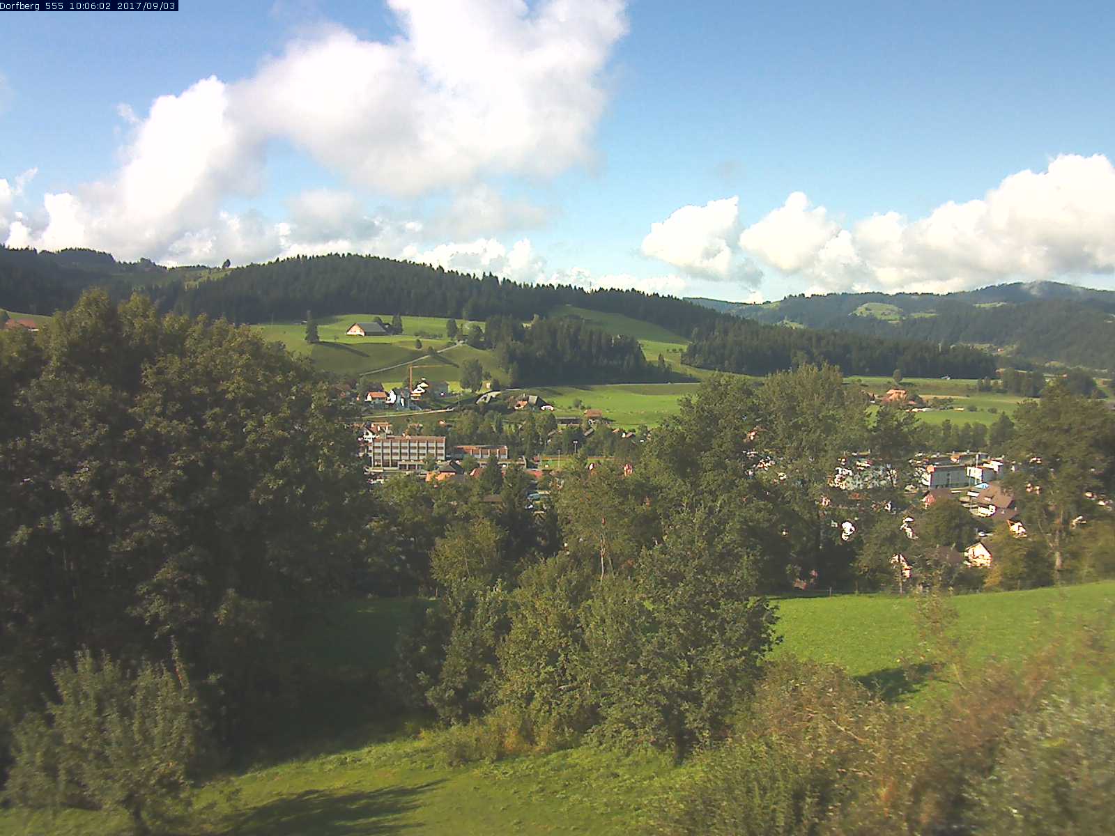 Webcam-Bild: Aussicht vom Dorfberg in Langnau 20170903-100601