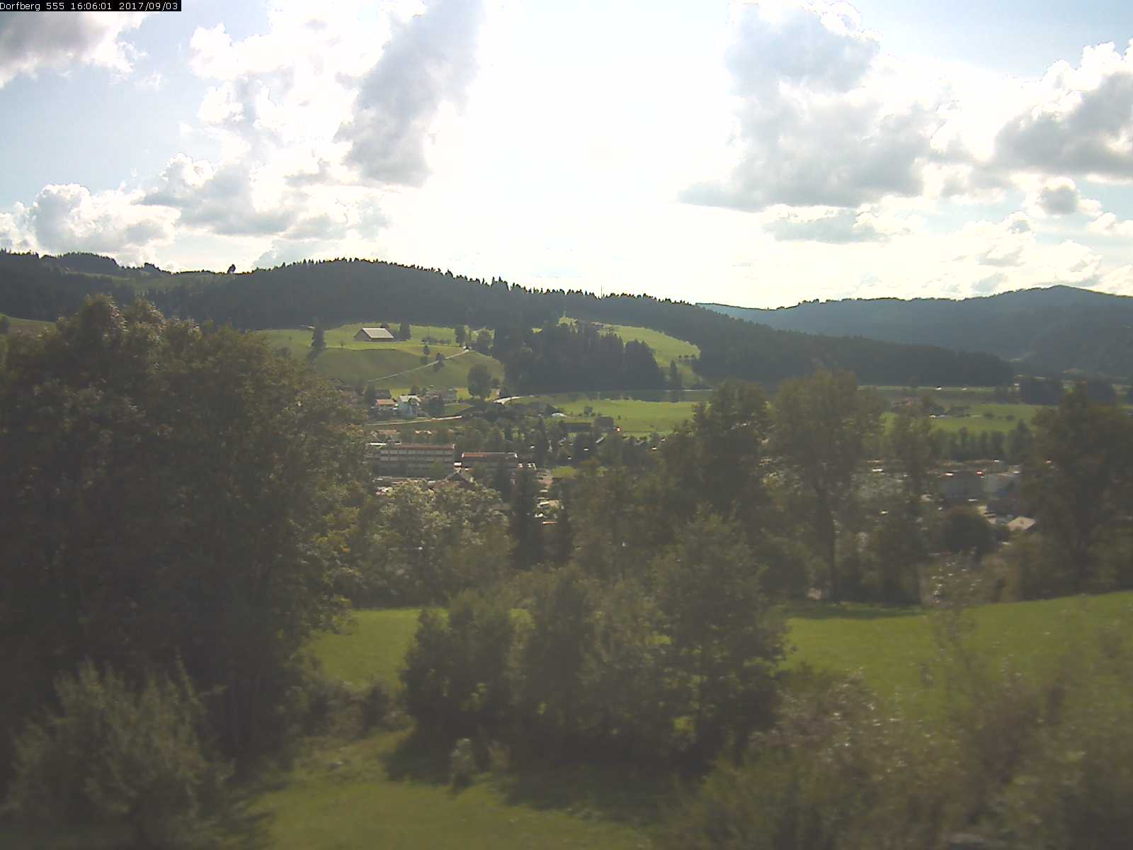 Webcam-Bild: Aussicht vom Dorfberg in Langnau 20170903-160601