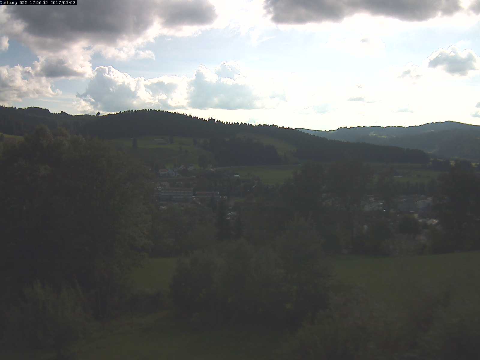 Webcam-Bild: Aussicht vom Dorfberg in Langnau 20170903-170601