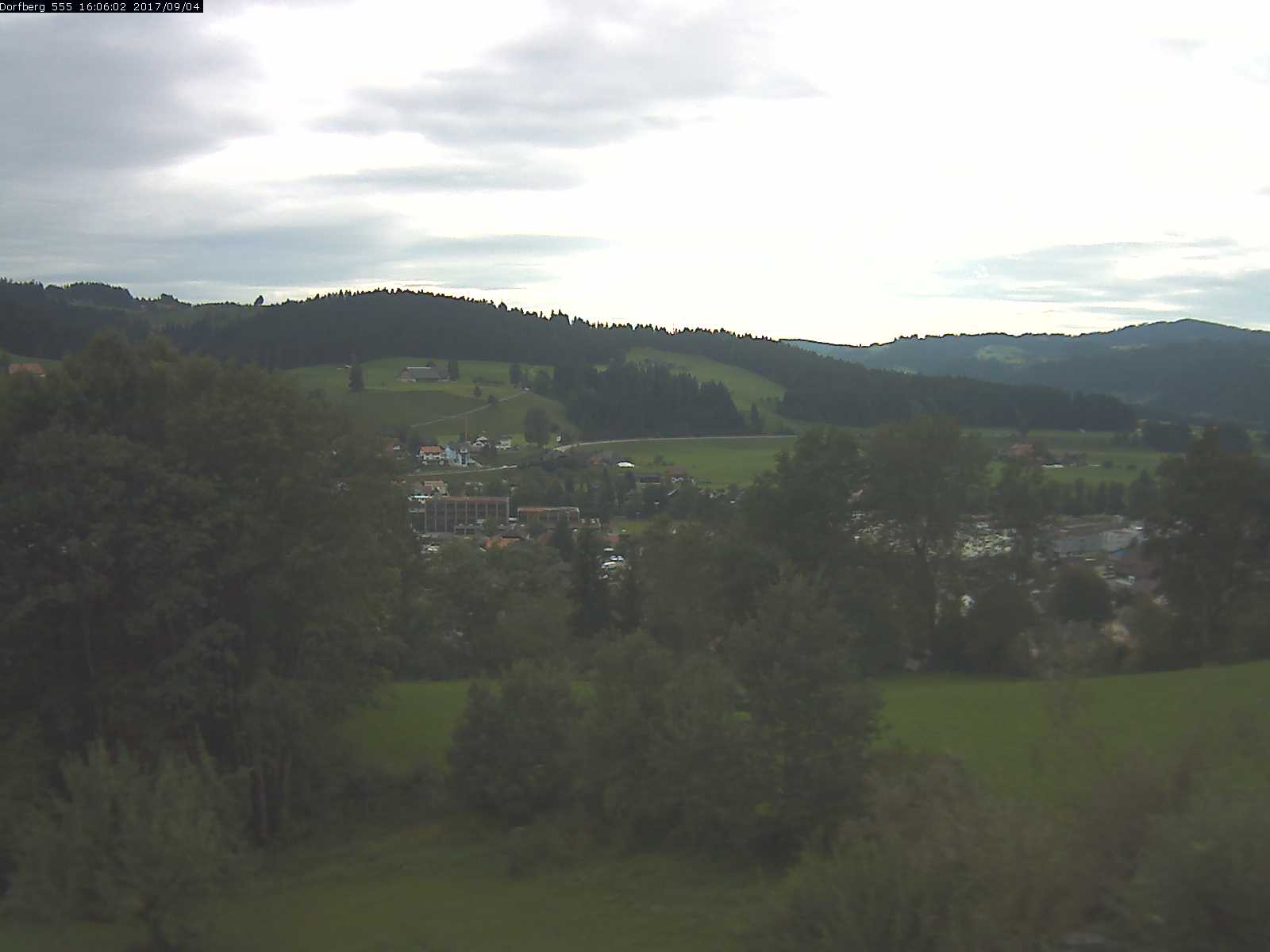 Webcam-Bild: Aussicht vom Dorfberg in Langnau 20170904-160601