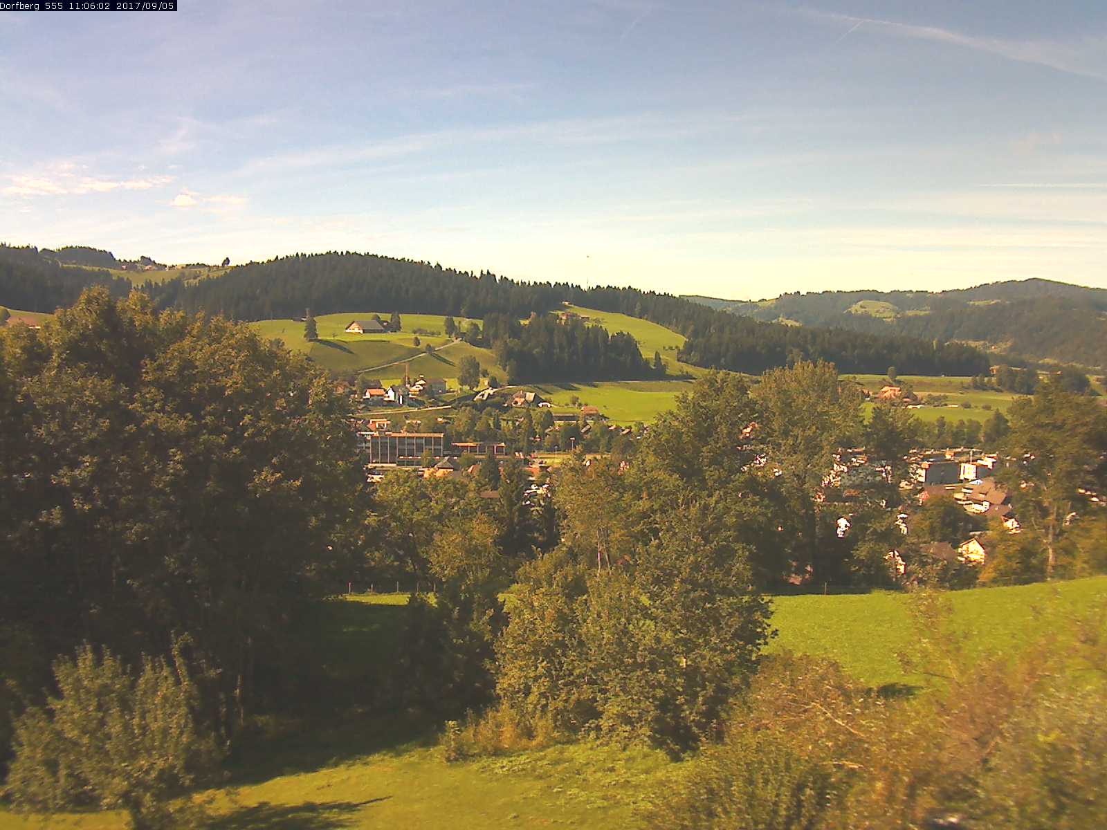 Webcam-Bild: Aussicht vom Dorfberg in Langnau 20170905-110601