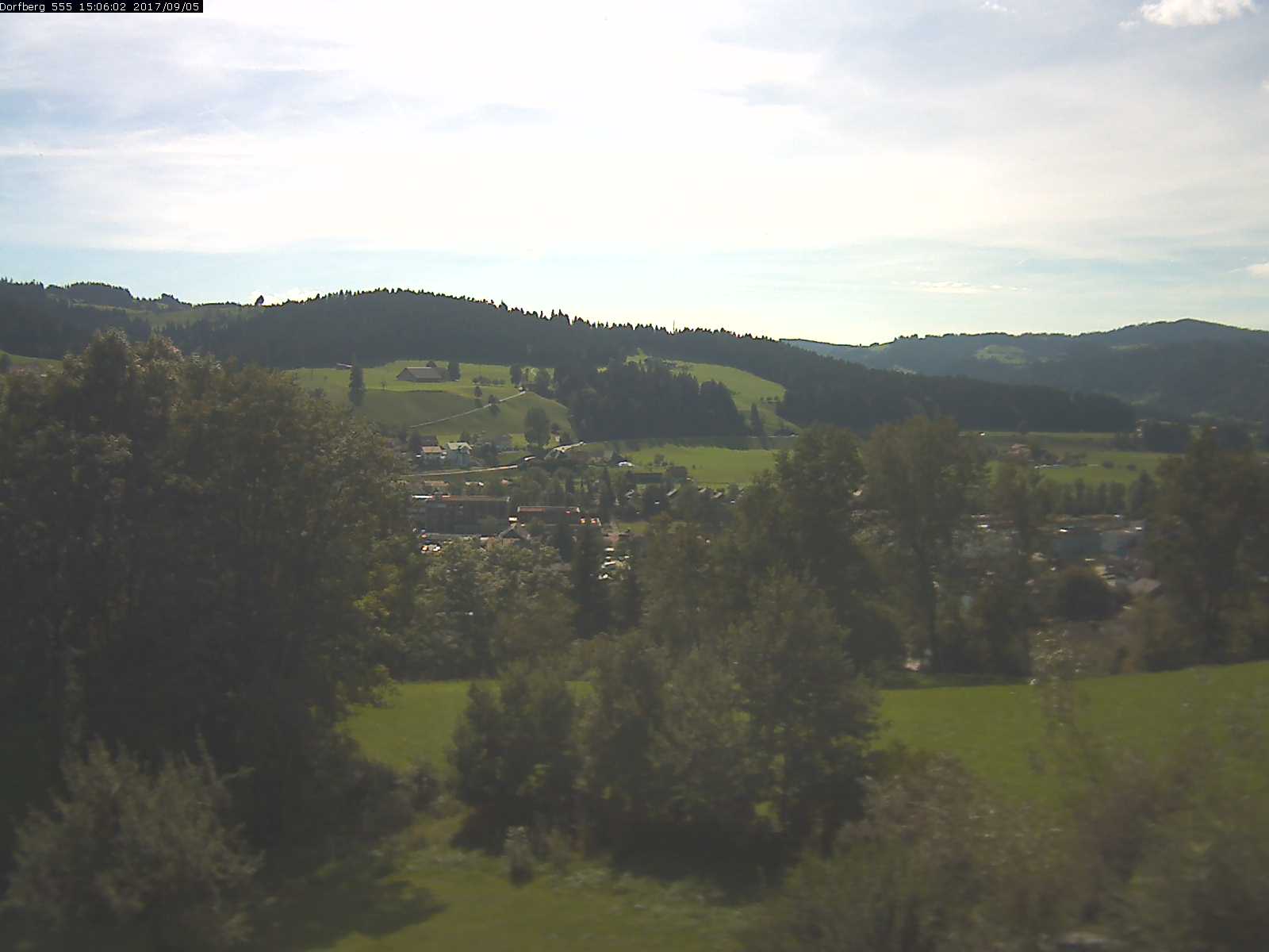 Webcam-Bild: Aussicht vom Dorfberg in Langnau 20170905-150601