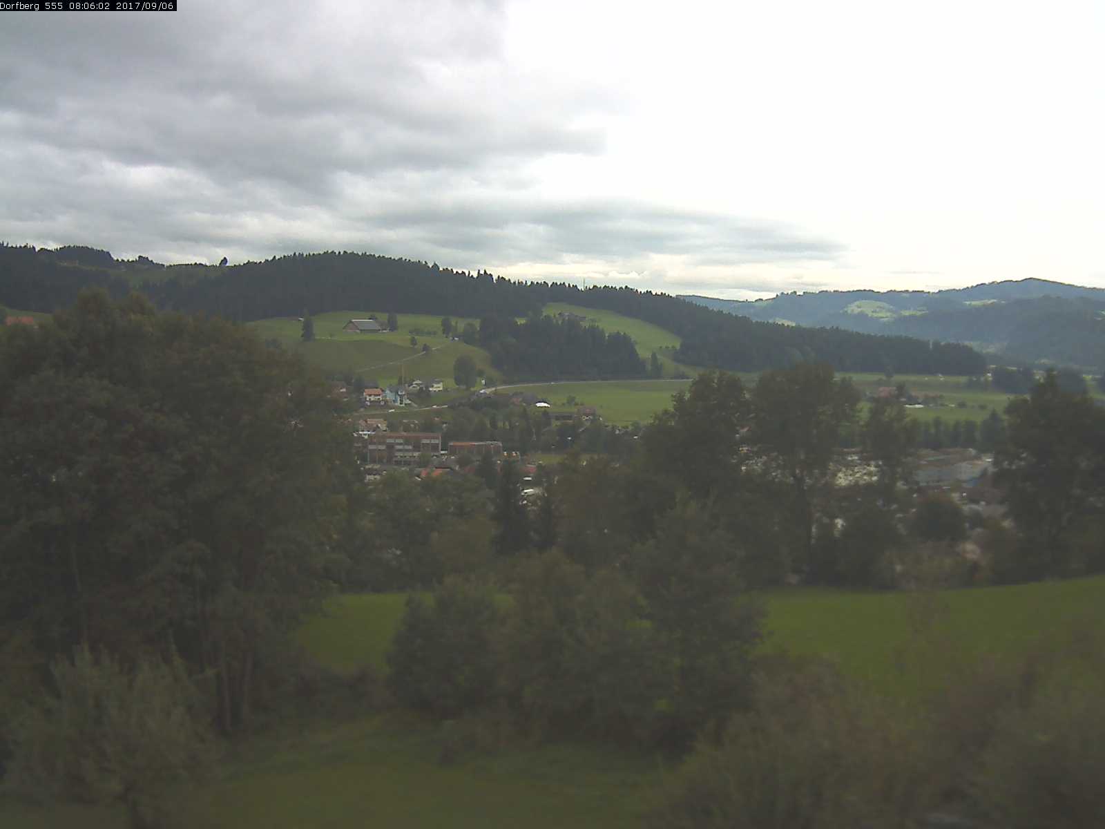 Webcam-Bild: Aussicht vom Dorfberg in Langnau 20170906-080601