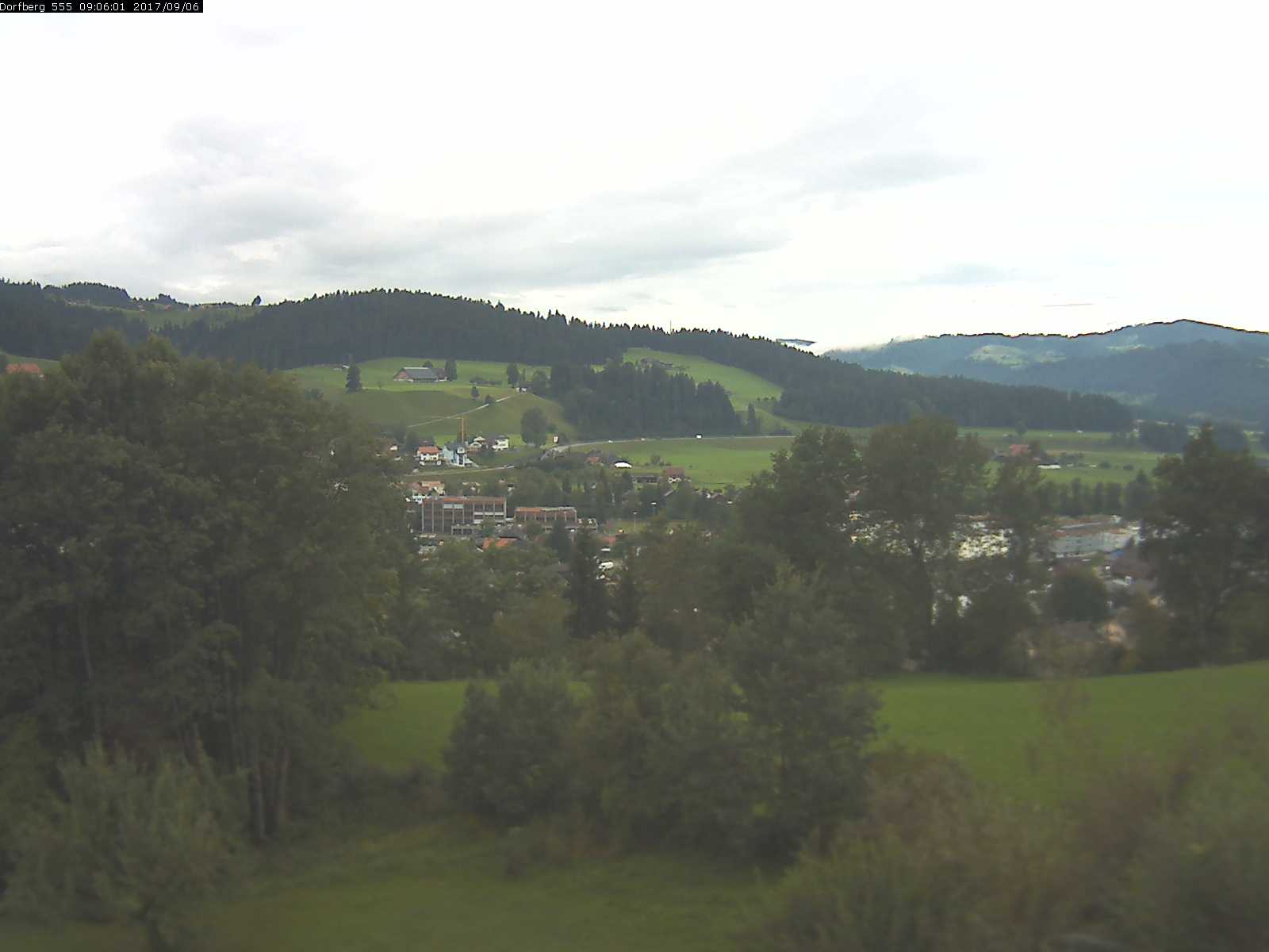 Webcam-Bild: Aussicht vom Dorfberg in Langnau 20170906-090601