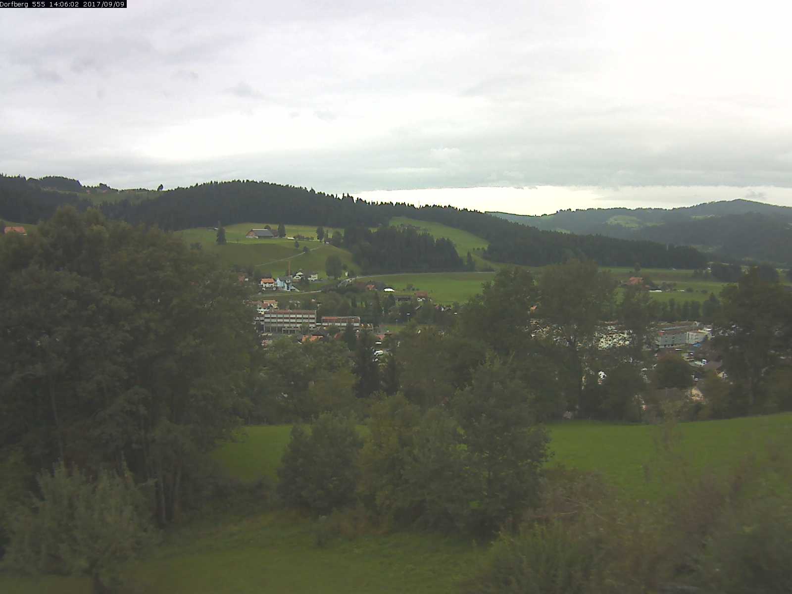 Webcam-Bild: Aussicht vom Dorfberg in Langnau 20170909-140602