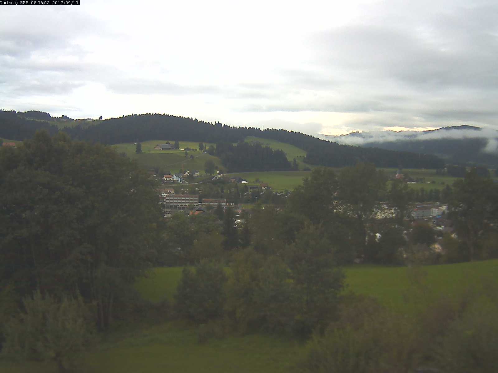 Webcam-Bild: Aussicht vom Dorfberg in Langnau 20170910-080601