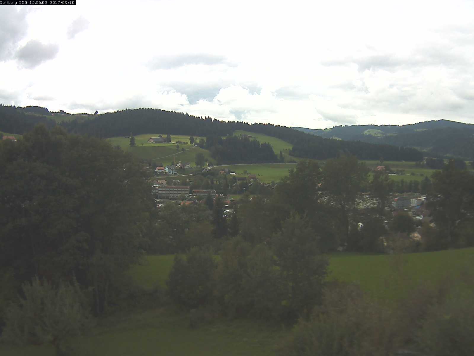 Webcam-Bild: Aussicht vom Dorfberg in Langnau 20170910-120601