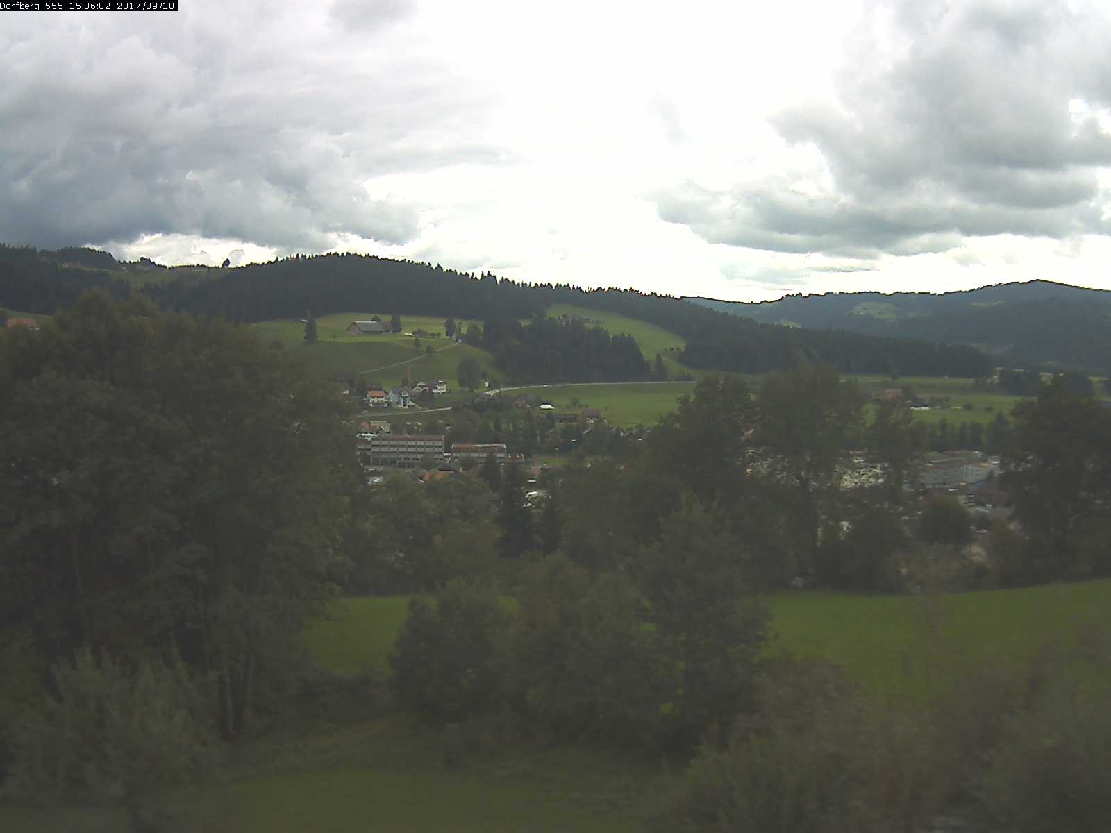 Webcam-Bild: Aussicht vom Dorfberg in Langnau 20170910-150601