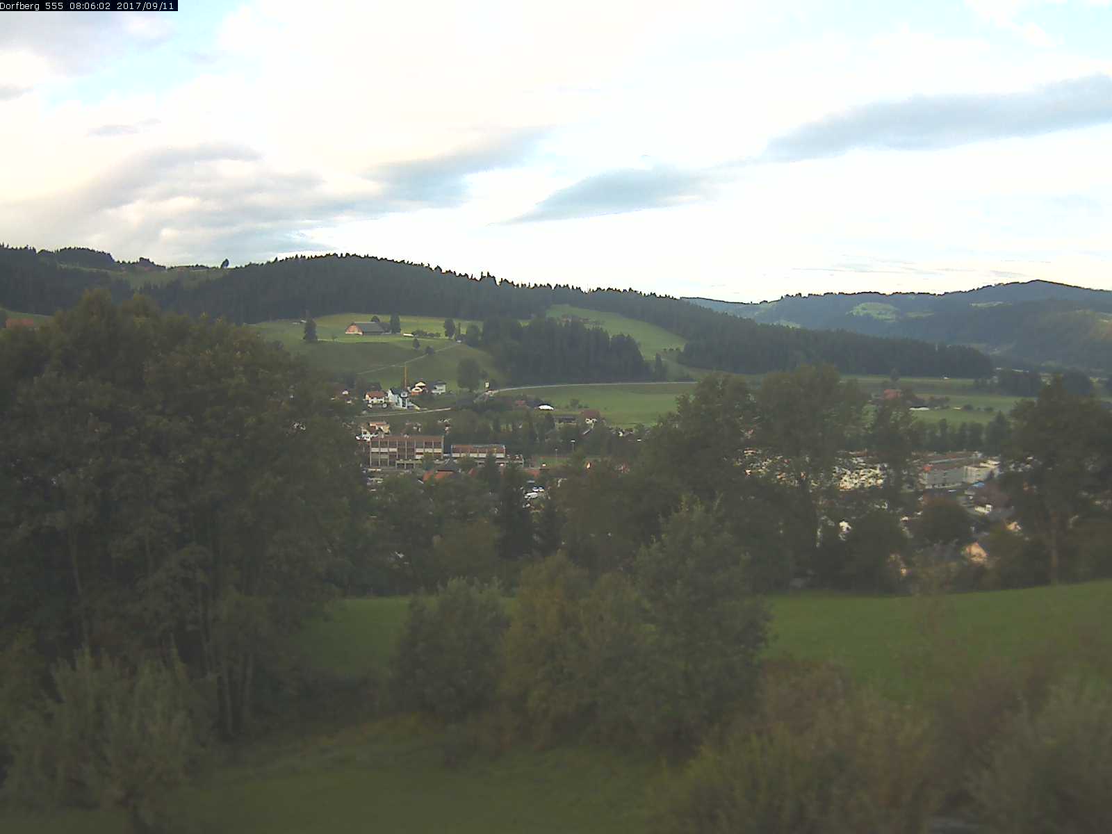Webcam-Bild: Aussicht vom Dorfberg in Langnau 20170911-080601
