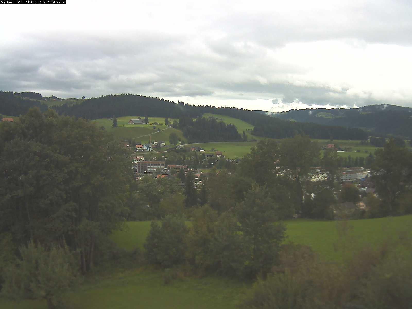 Webcam-Bild: Aussicht vom Dorfberg in Langnau 20170912-100601
