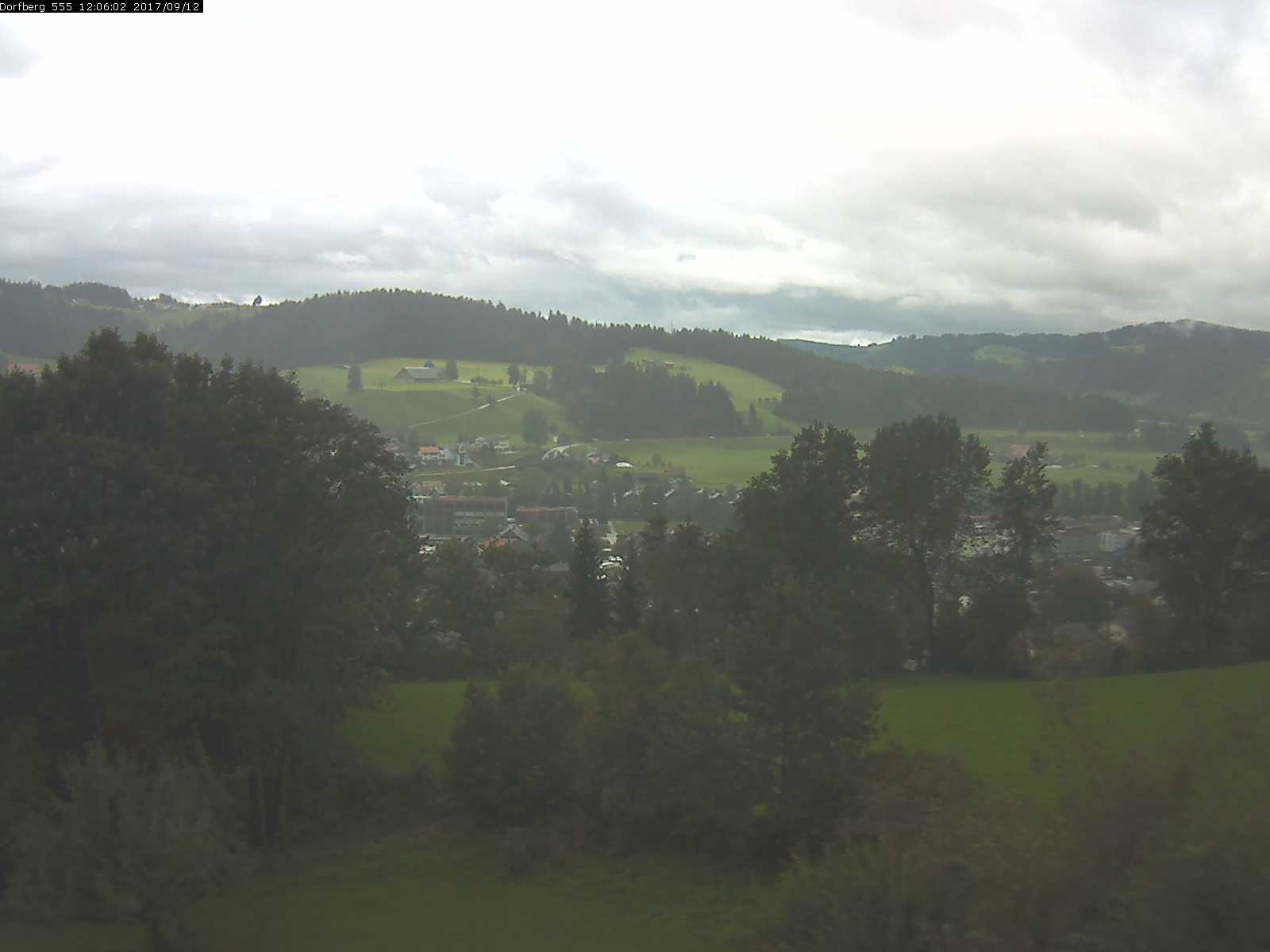 Webcam-Bild: Aussicht vom Dorfberg in Langnau 20170912-120601