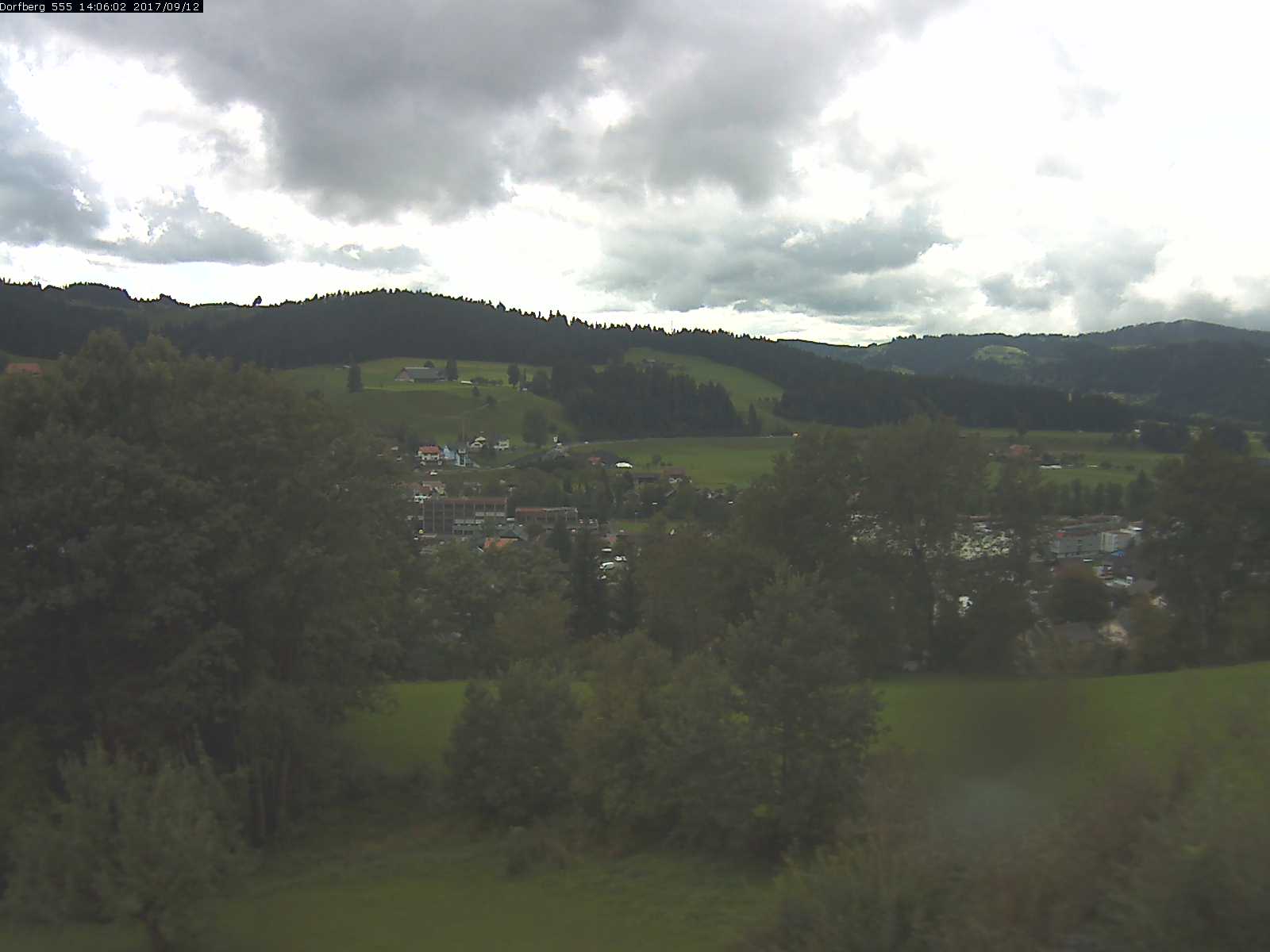 Webcam-Bild: Aussicht vom Dorfberg in Langnau 20170912-140601
