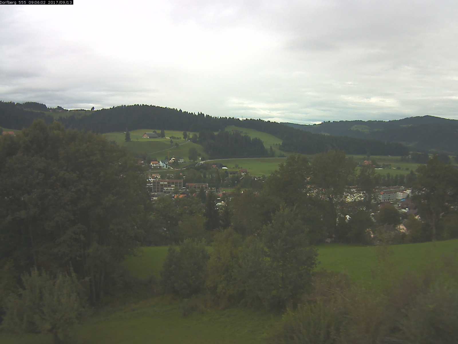 Webcam-Bild: Aussicht vom Dorfberg in Langnau 20170913-090601