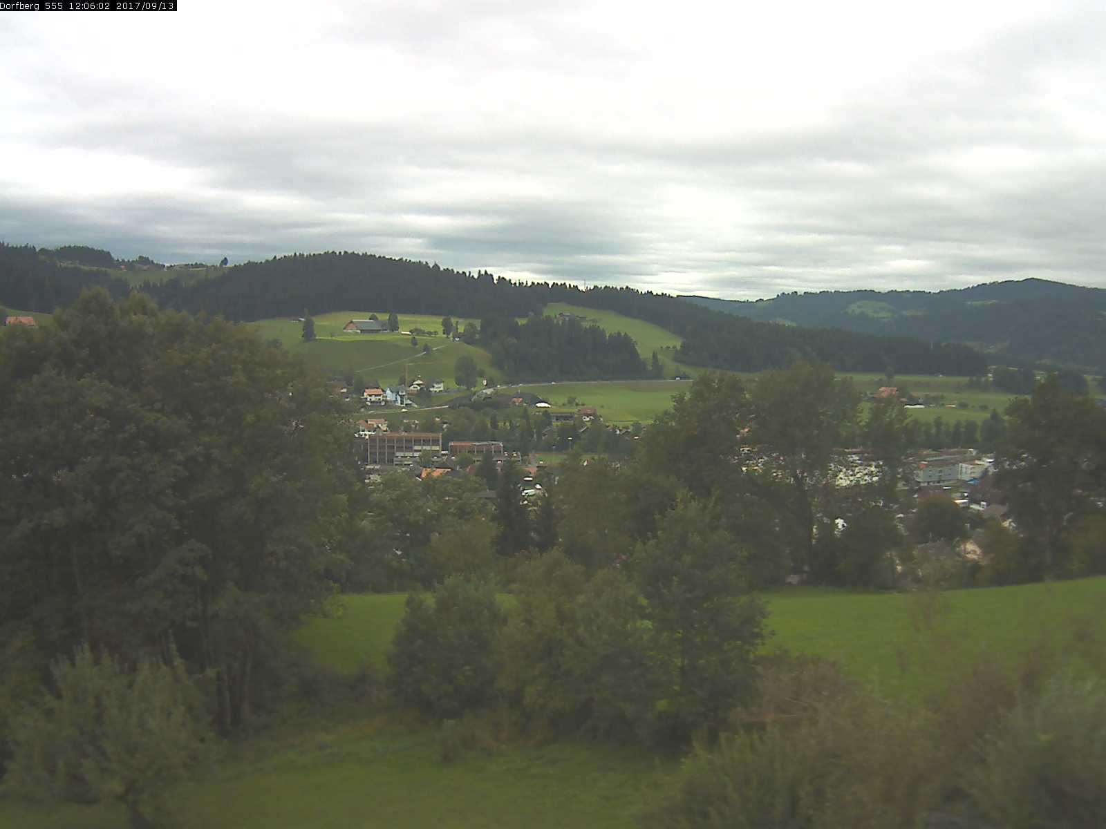 Webcam-Bild: Aussicht vom Dorfberg in Langnau 20170913-120601