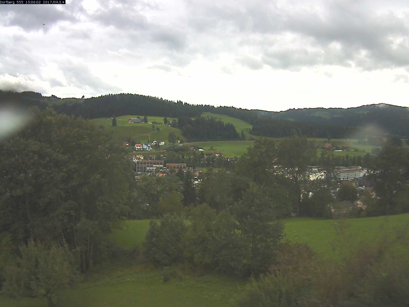 Webcam-Bild: Aussicht vom Dorfberg in Langnau 20170914-150601