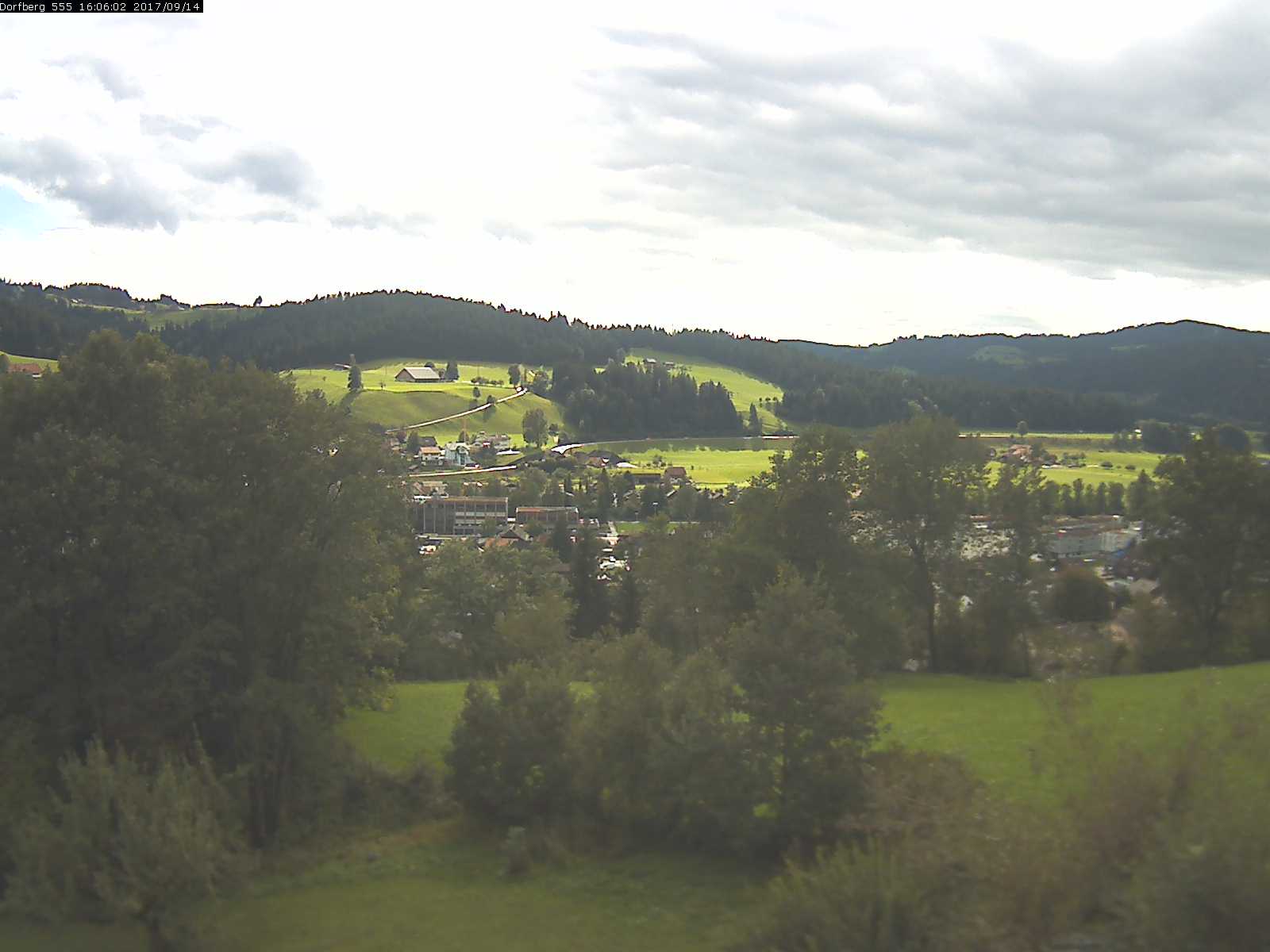 Webcam-Bild: Aussicht vom Dorfberg in Langnau 20170914-160601