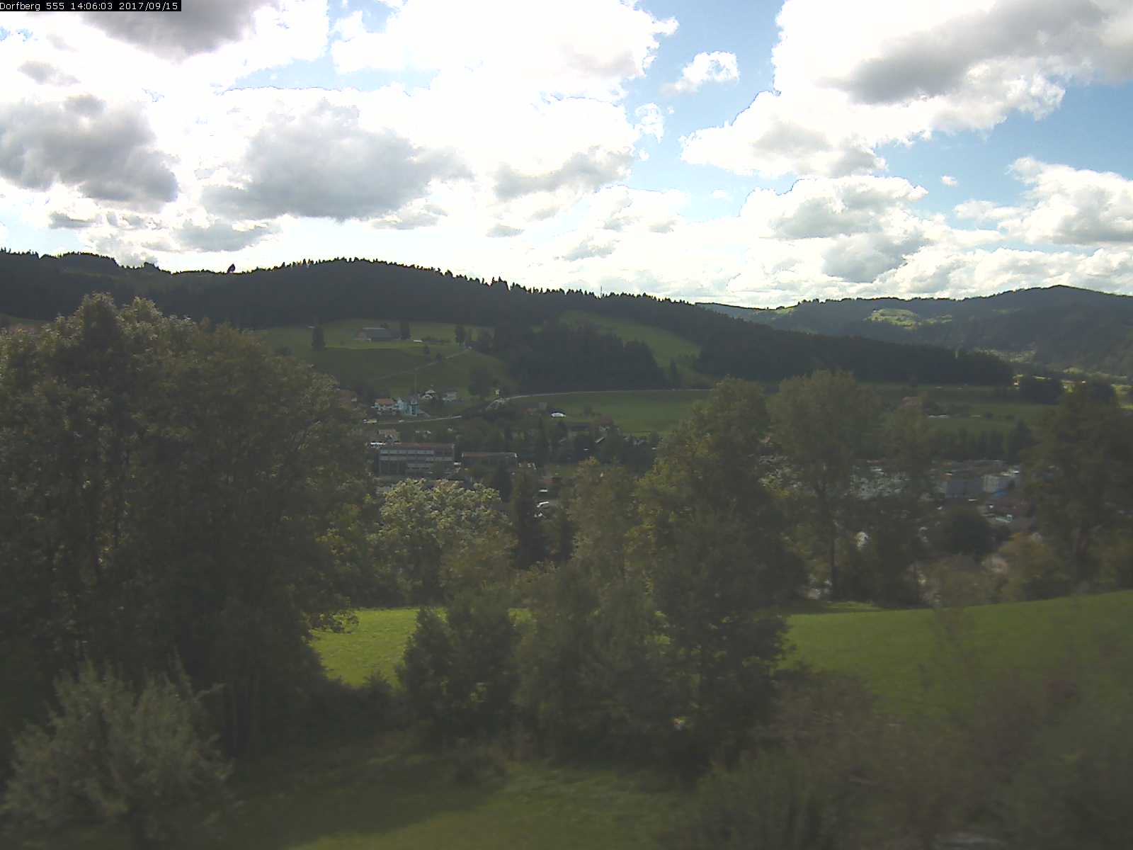 Webcam-Bild: Aussicht vom Dorfberg in Langnau 20170915-140601