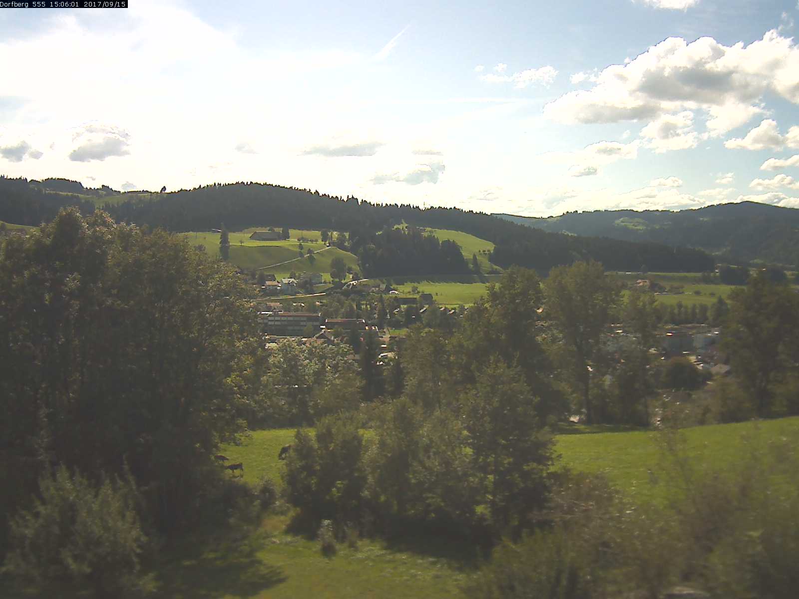 Webcam-Bild: Aussicht vom Dorfberg in Langnau 20170915-150601