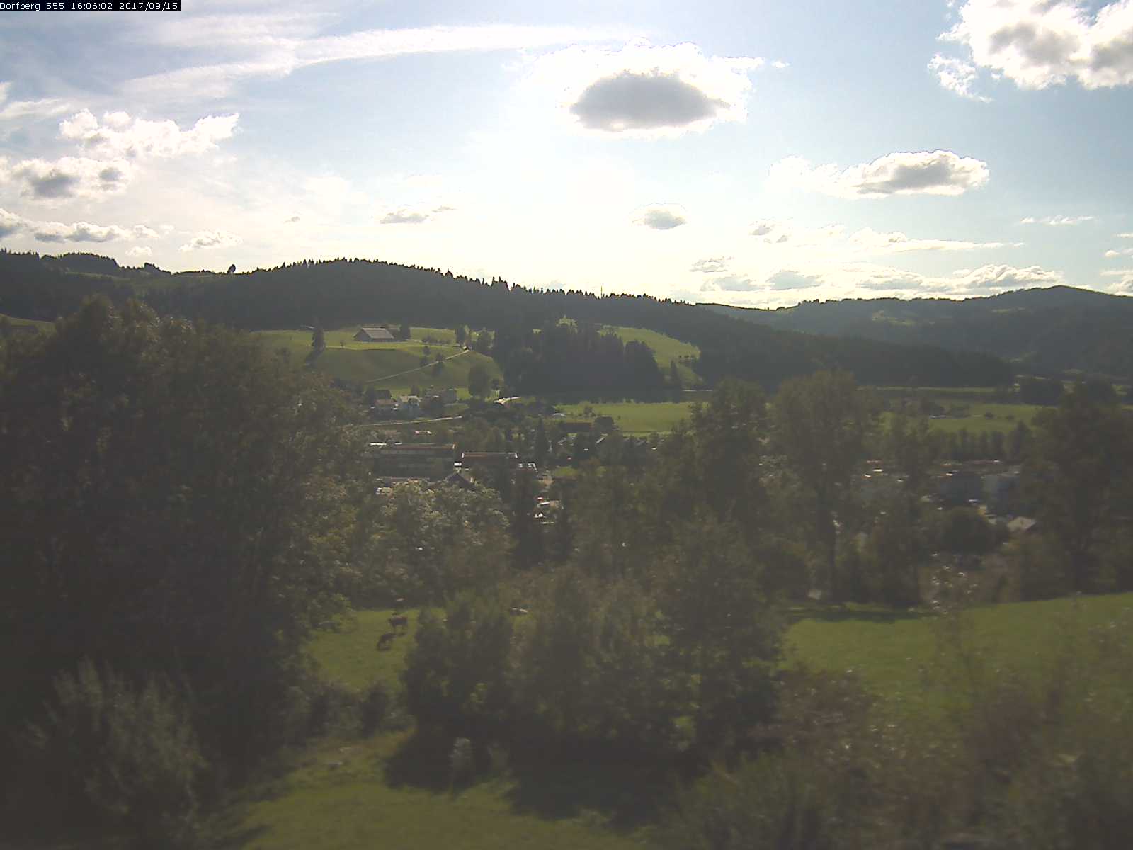 Webcam-Bild: Aussicht vom Dorfberg in Langnau 20170915-160601