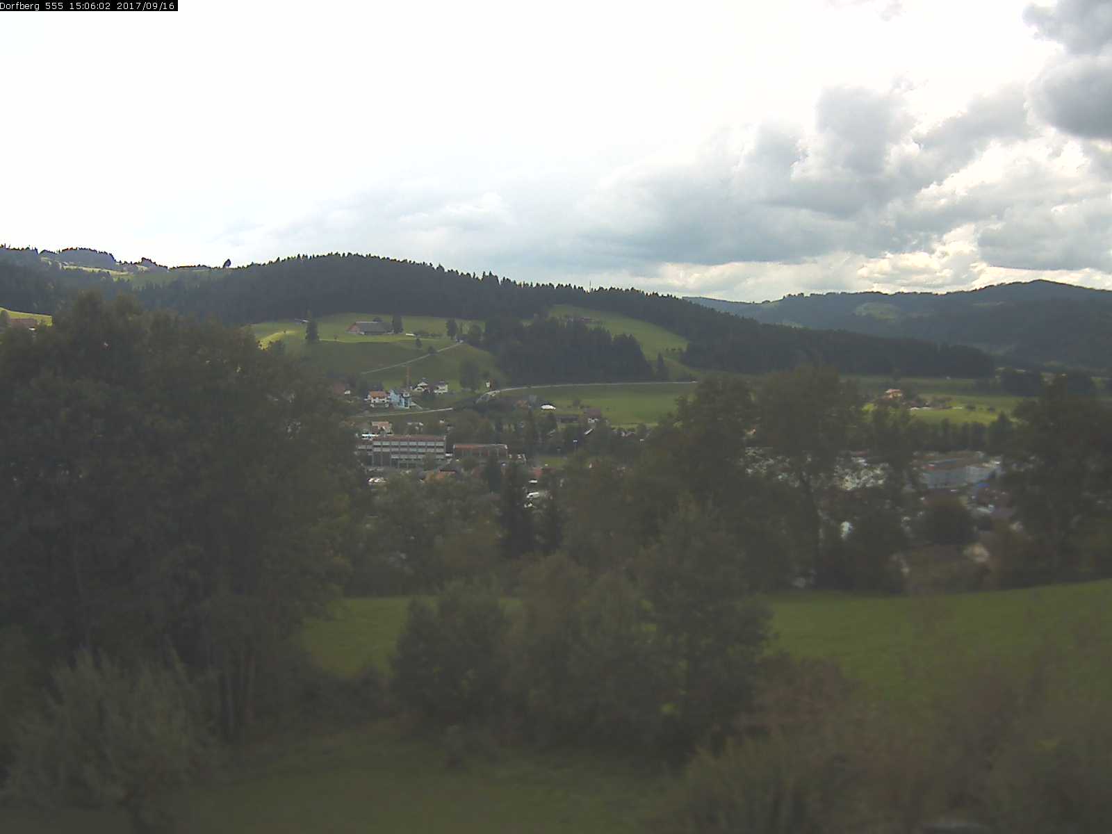 Webcam-Bild: Aussicht vom Dorfberg in Langnau 20170916-150601