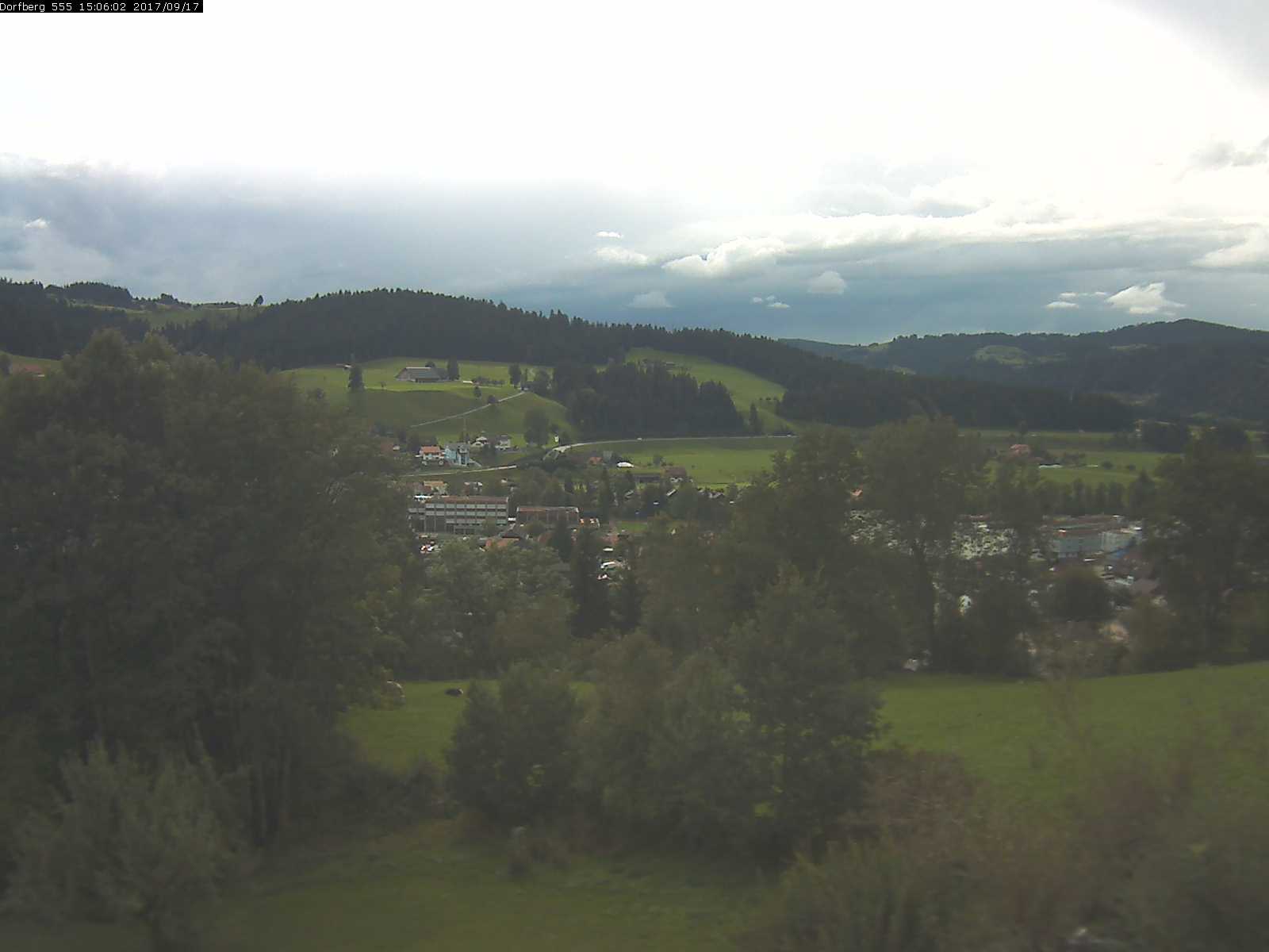 Webcam-Bild: Aussicht vom Dorfberg in Langnau 20170917-150602