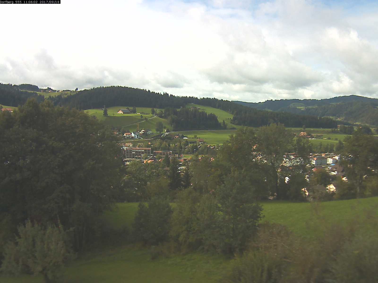 Webcam-Bild: Aussicht vom Dorfberg in Langnau 20170918-110601