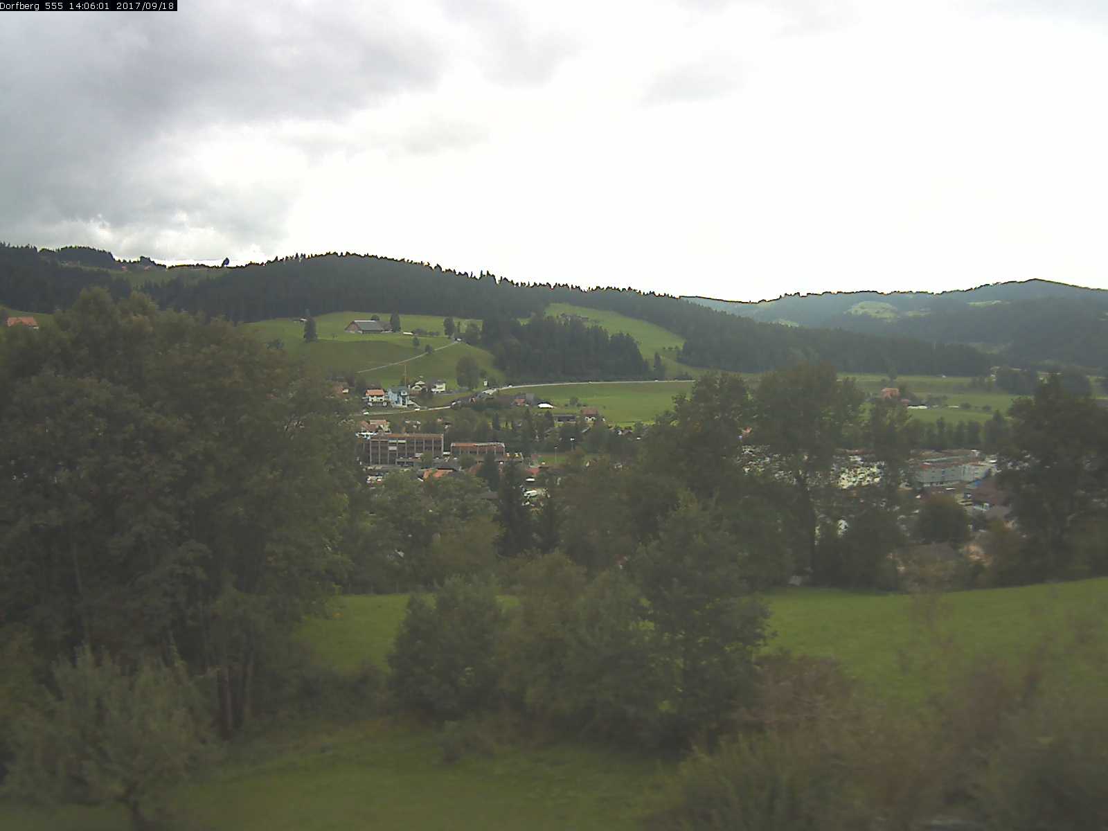 Webcam-Bild: Aussicht vom Dorfberg in Langnau 20170918-140601