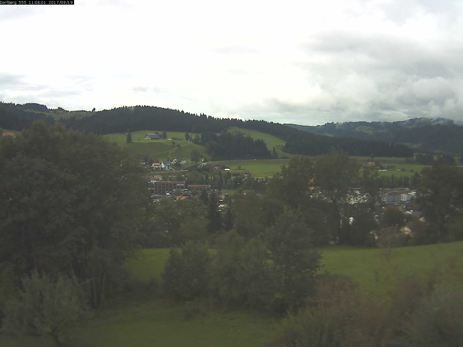 Webcam-Bild: Aussicht vom Dorfberg in Langnau 20170919-110601