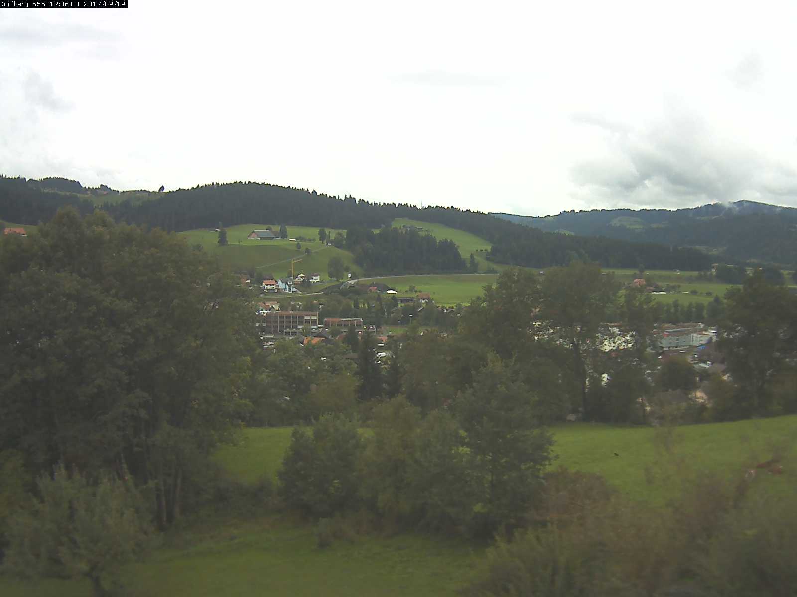 Webcam-Bild: Aussicht vom Dorfberg in Langnau 20170919-120601