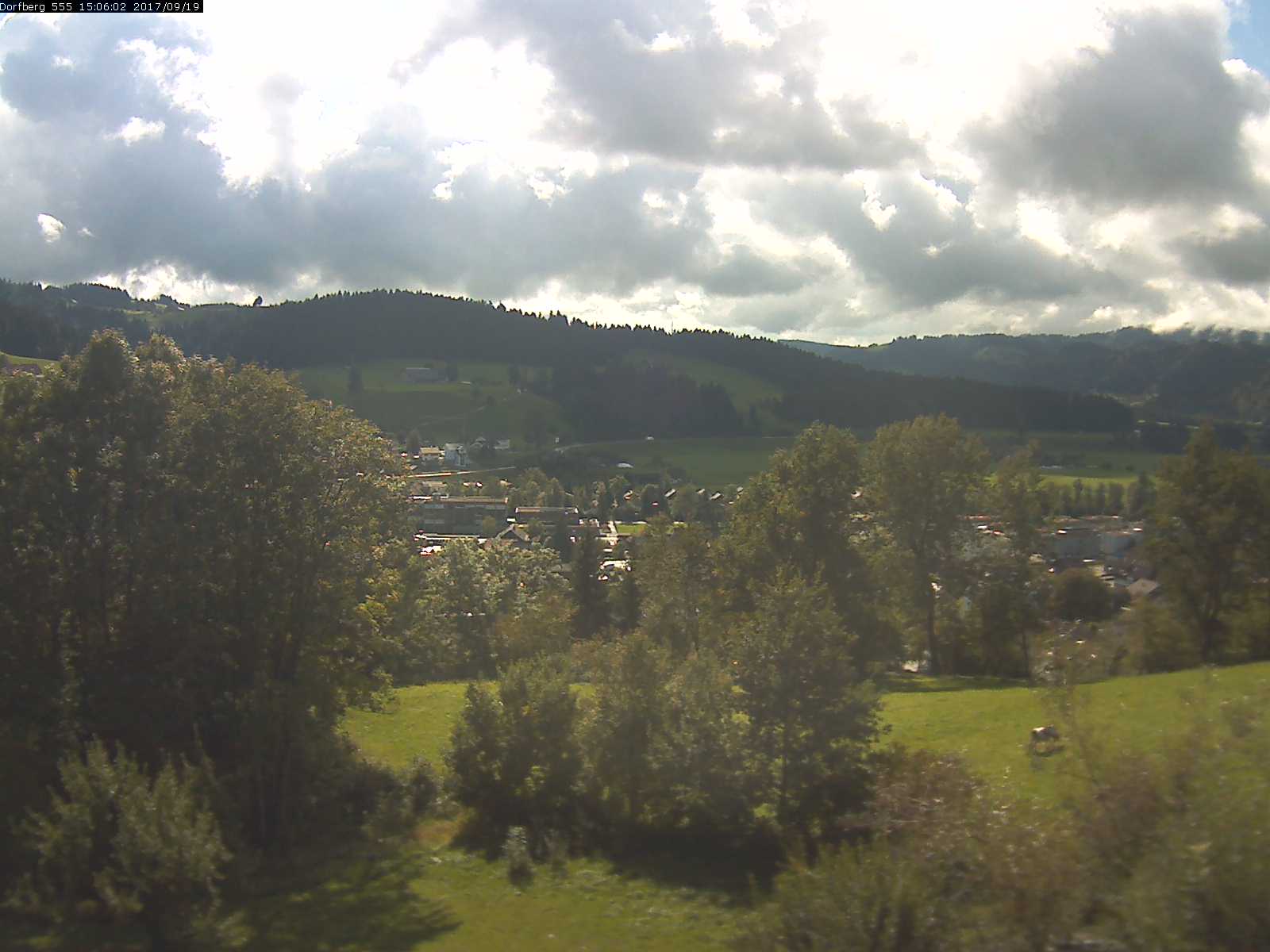 Webcam-Bild: Aussicht vom Dorfberg in Langnau 20170919-150601