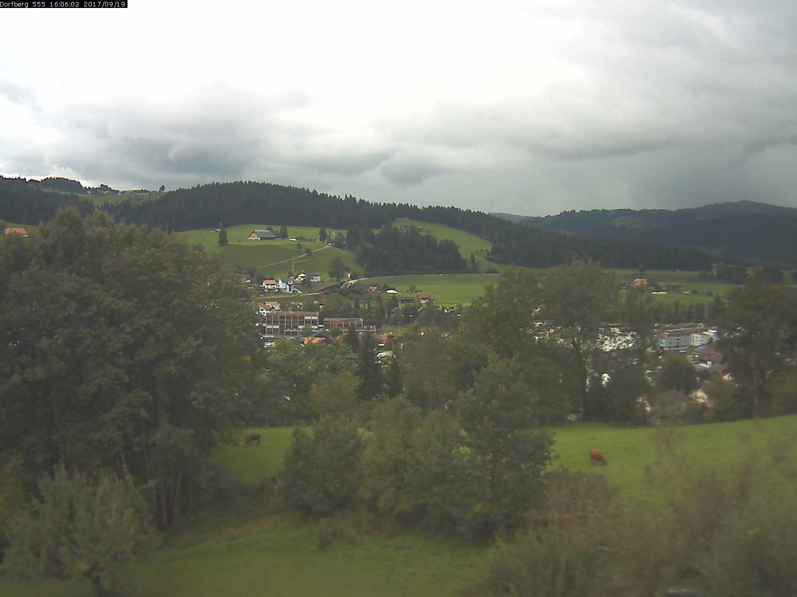 Webcam-Bild: Aussicht vom Dorfberg in Langnau 20170919-160601
