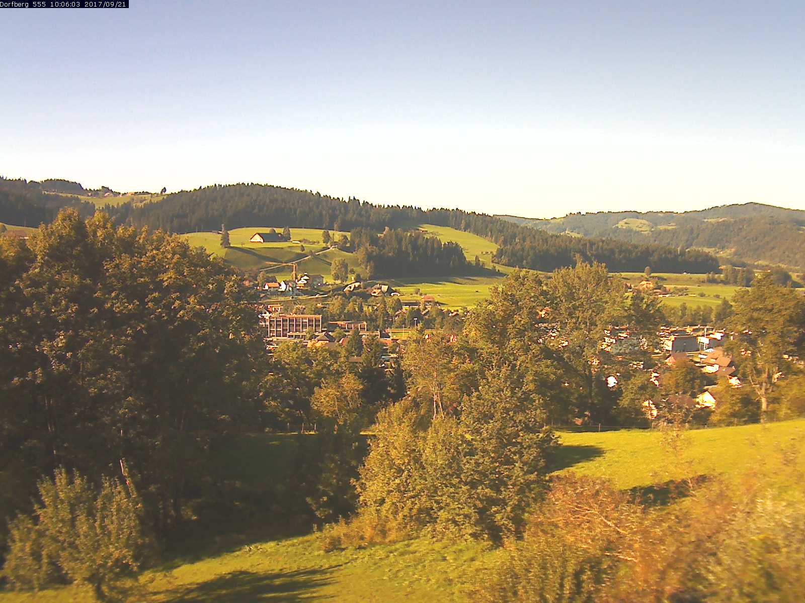 Webcam-Bild: Aussicht vom Dorfberg in Langnau 20170921-100601