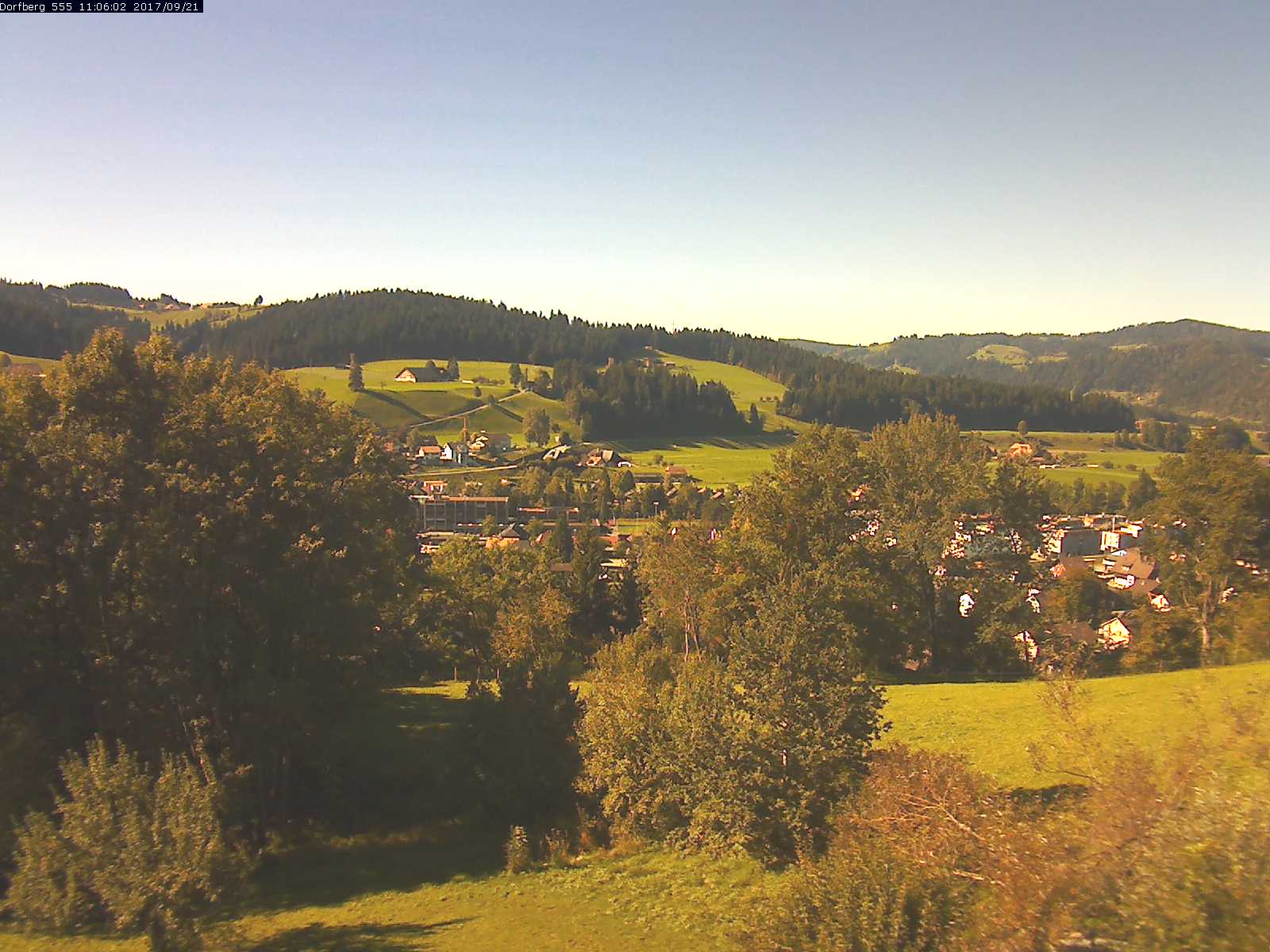 Webcam-Bild: Aussicht vom Dorfberg in Langnau 20170921-110601