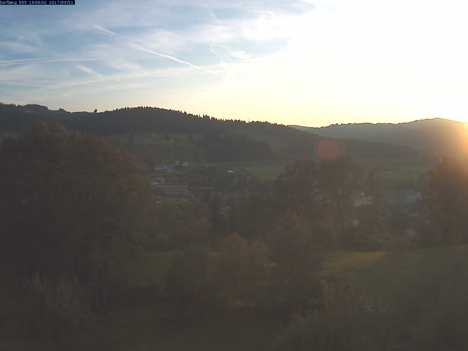 Webcam-Bild: Aussicht vom Dorfberg in Langnau 20170921-190601