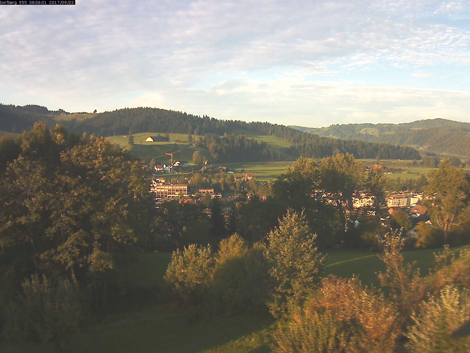 Webcam-Bild: Aussicht vom Dorfberg in Langnau 20170922-080601