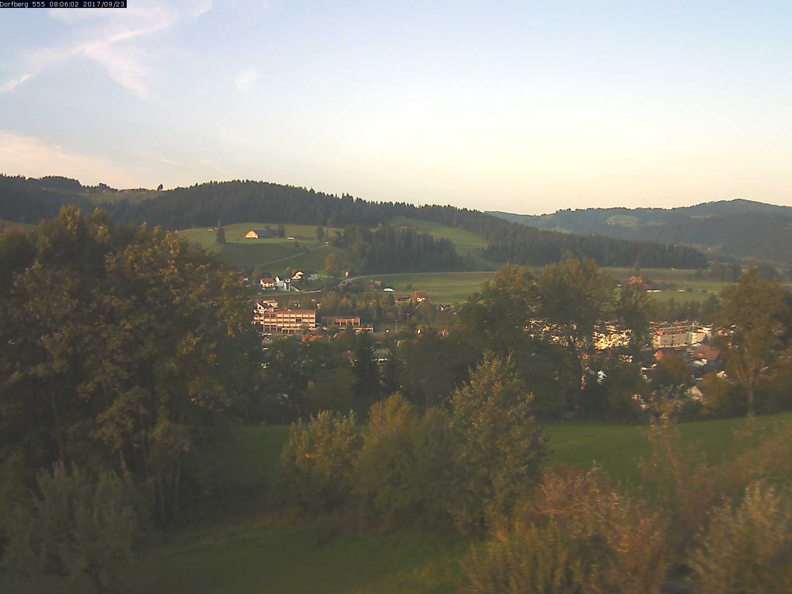 Webcam-Bild: Aussicht vom Dorfberg in Langnau 20170923-080601