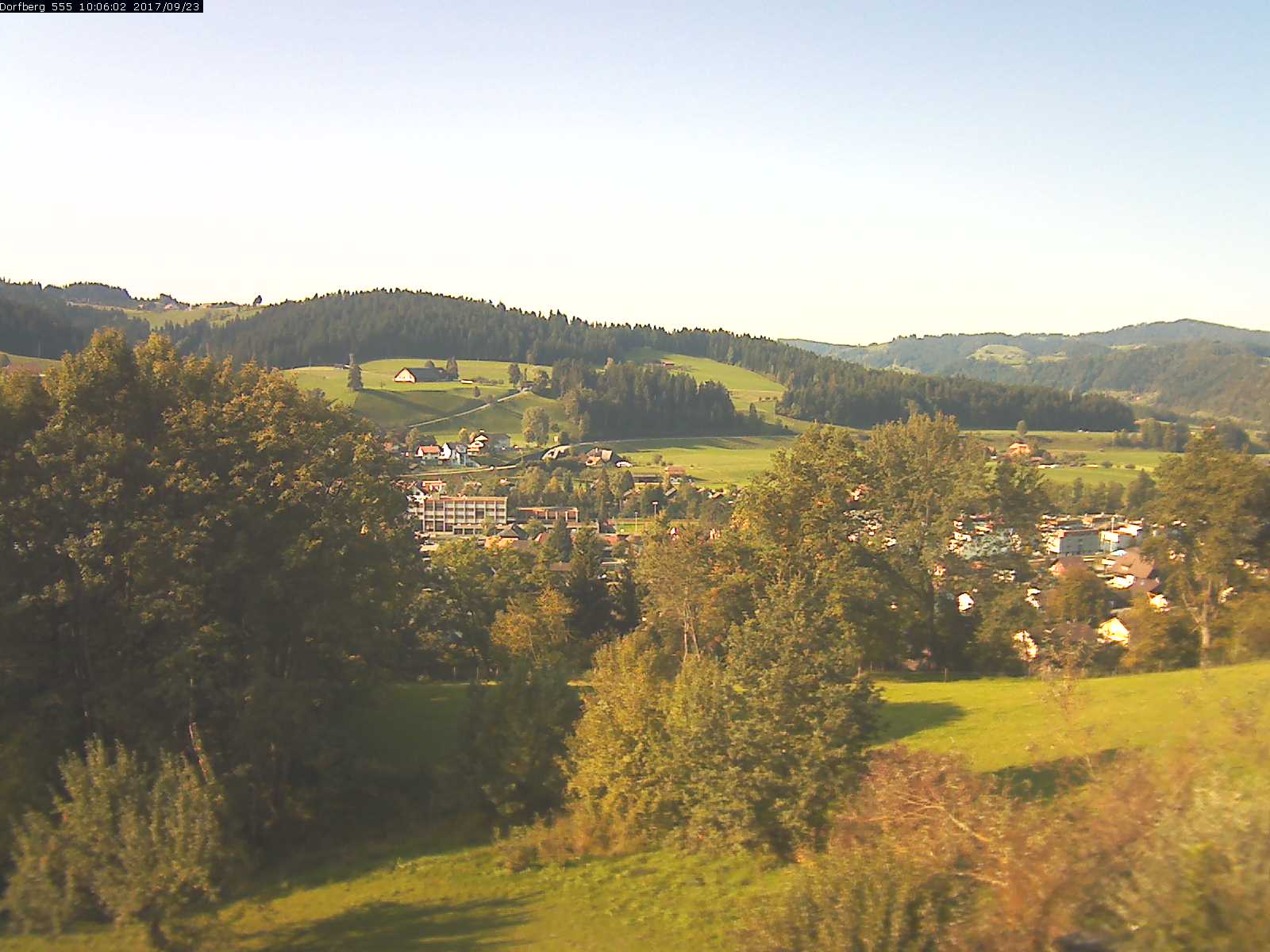 Webcam-Bild: Aussicht vom Dorfberg in Langnau 20170923-100601