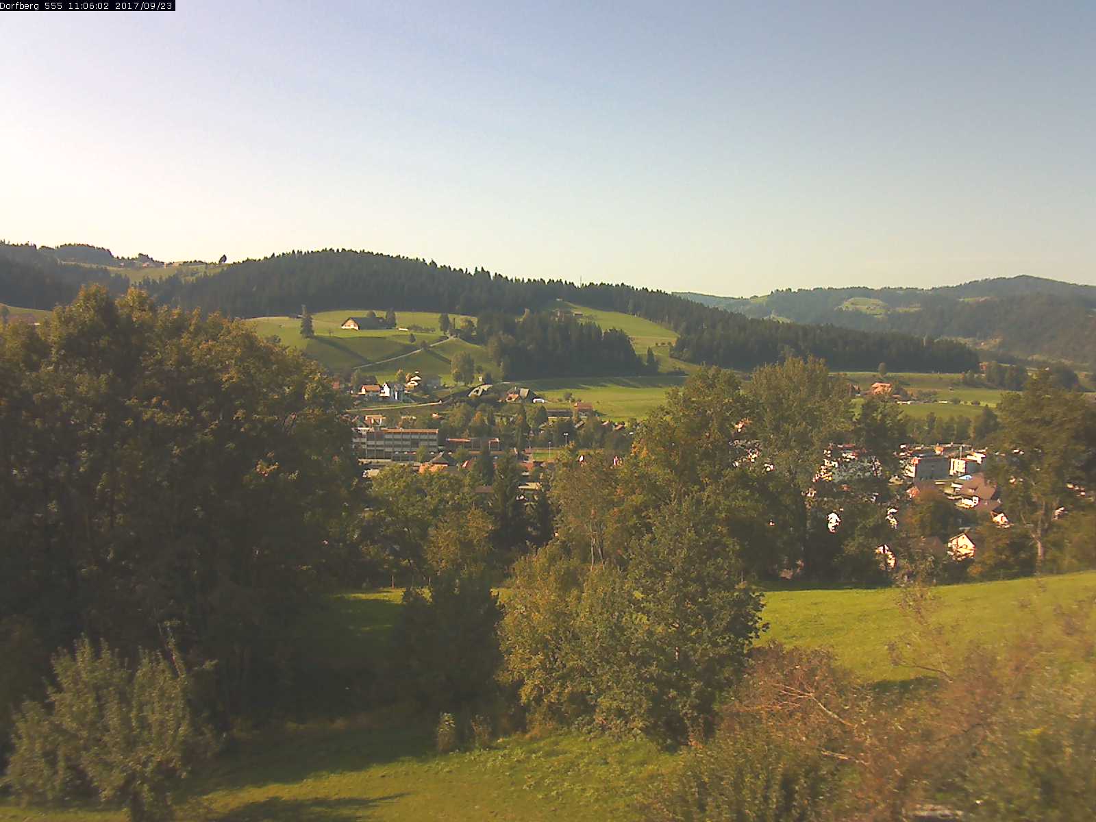Webcam-Bild: Aussicht vom Dorfberg in Langnau 20170923-110601