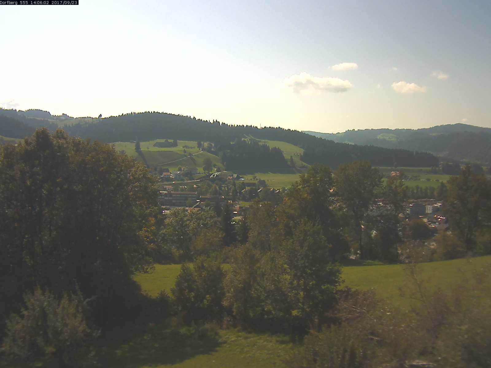 Webcam-Bild: Aussicht vom Dorfberg in Langnau 20170923-140601