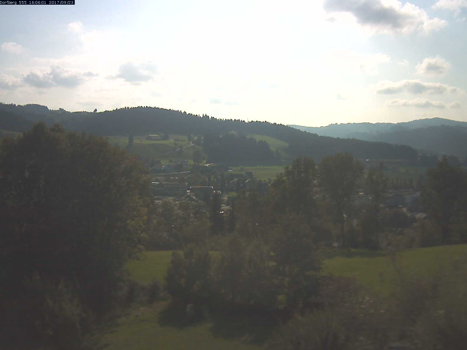 Webcam-Bild: Aussicht vom Dorfberg in Langnau 20170923-160601