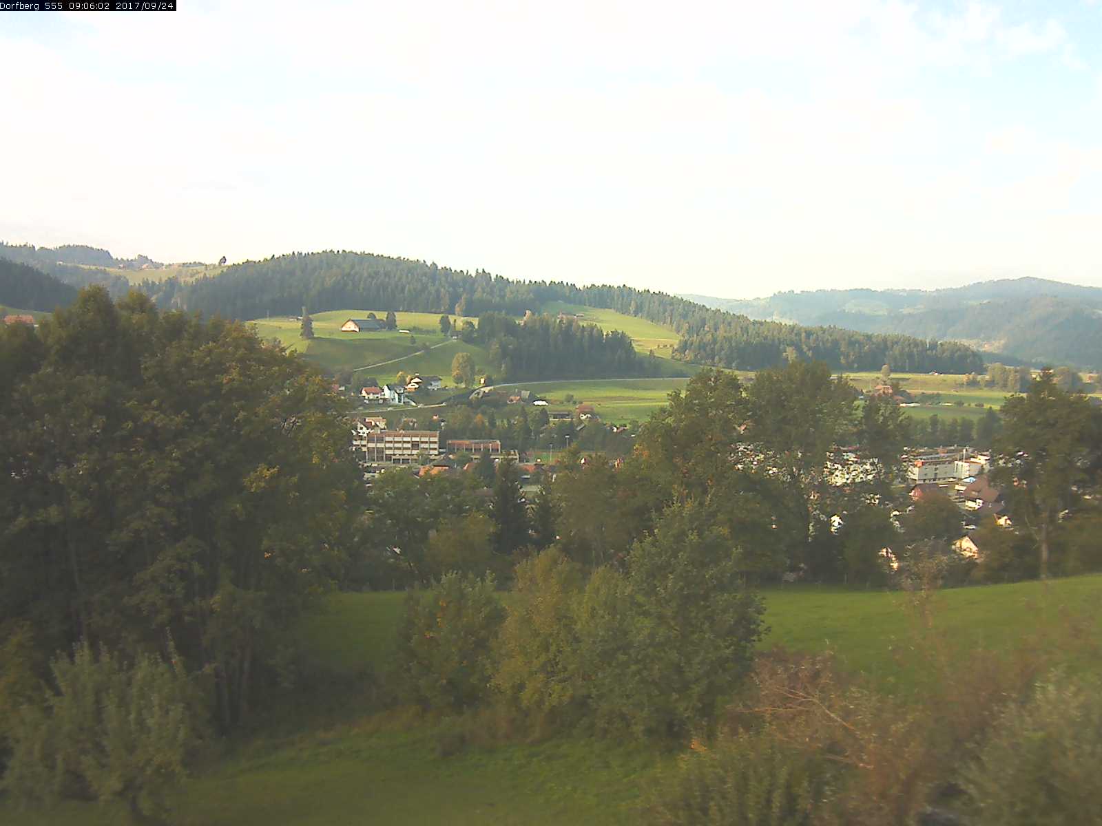 Webcam-Bild: Aussicht vom Dorfberg in Langnau 20170924-090601