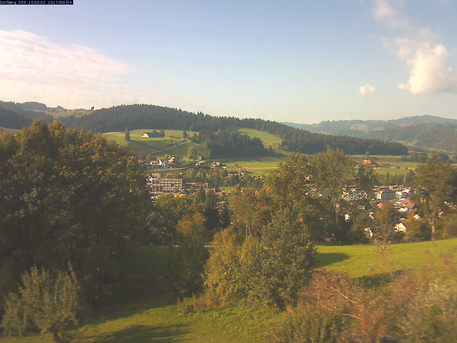 Webcam-Bild: Aussicht vom Dorfberg in Langnau 20170924-100601