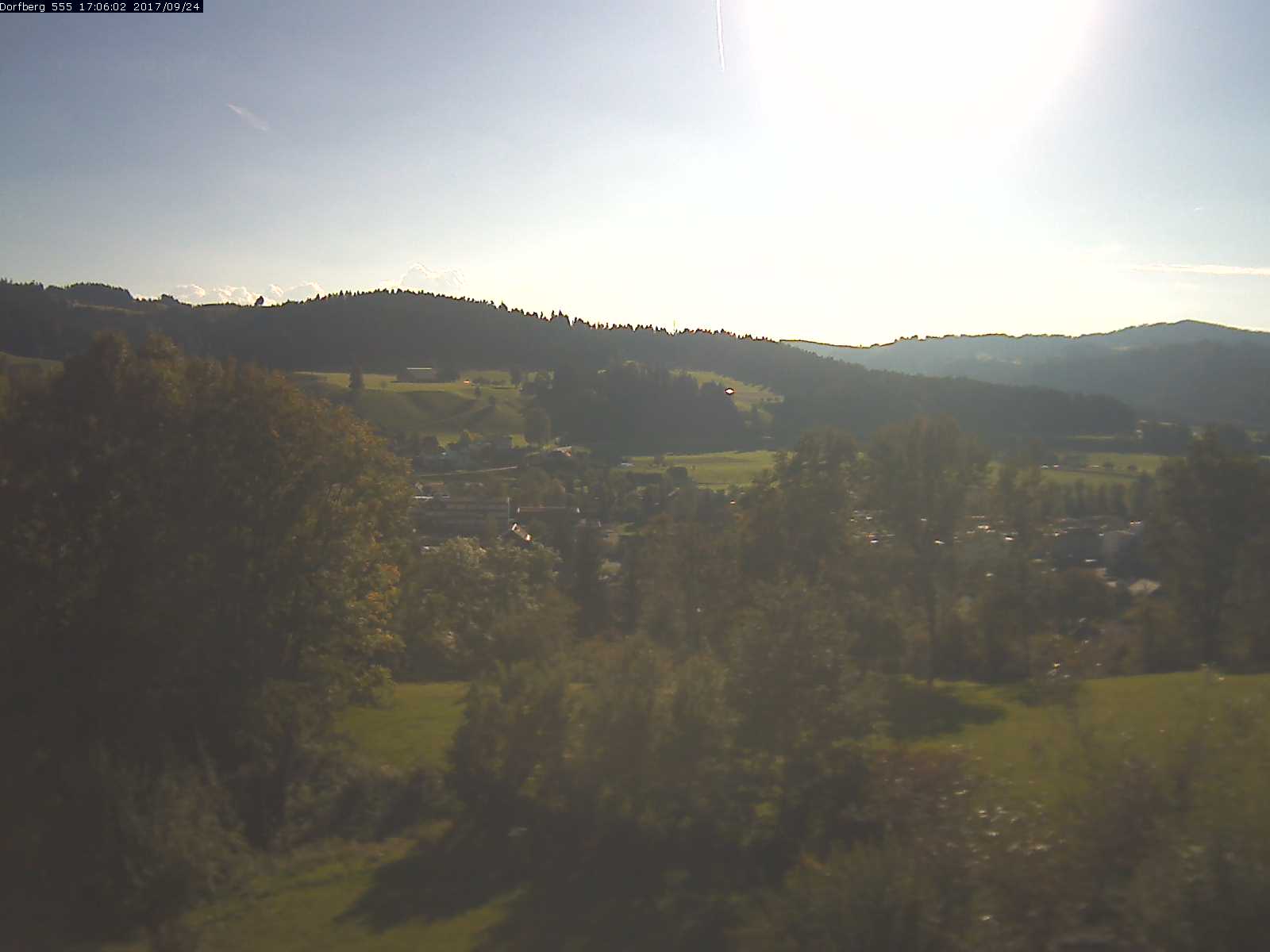 Webcam-Bild: Aussicht vom Dorfberg in Langnau 20170924-170601