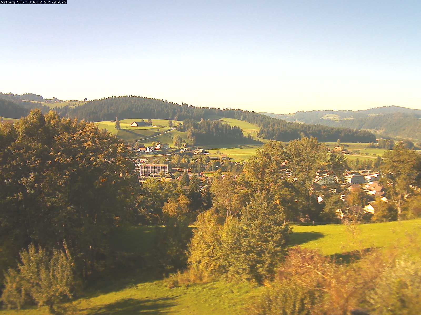 Webcam-Bild: Aussicht vom Dorfberg in Langnau 20170925-100602