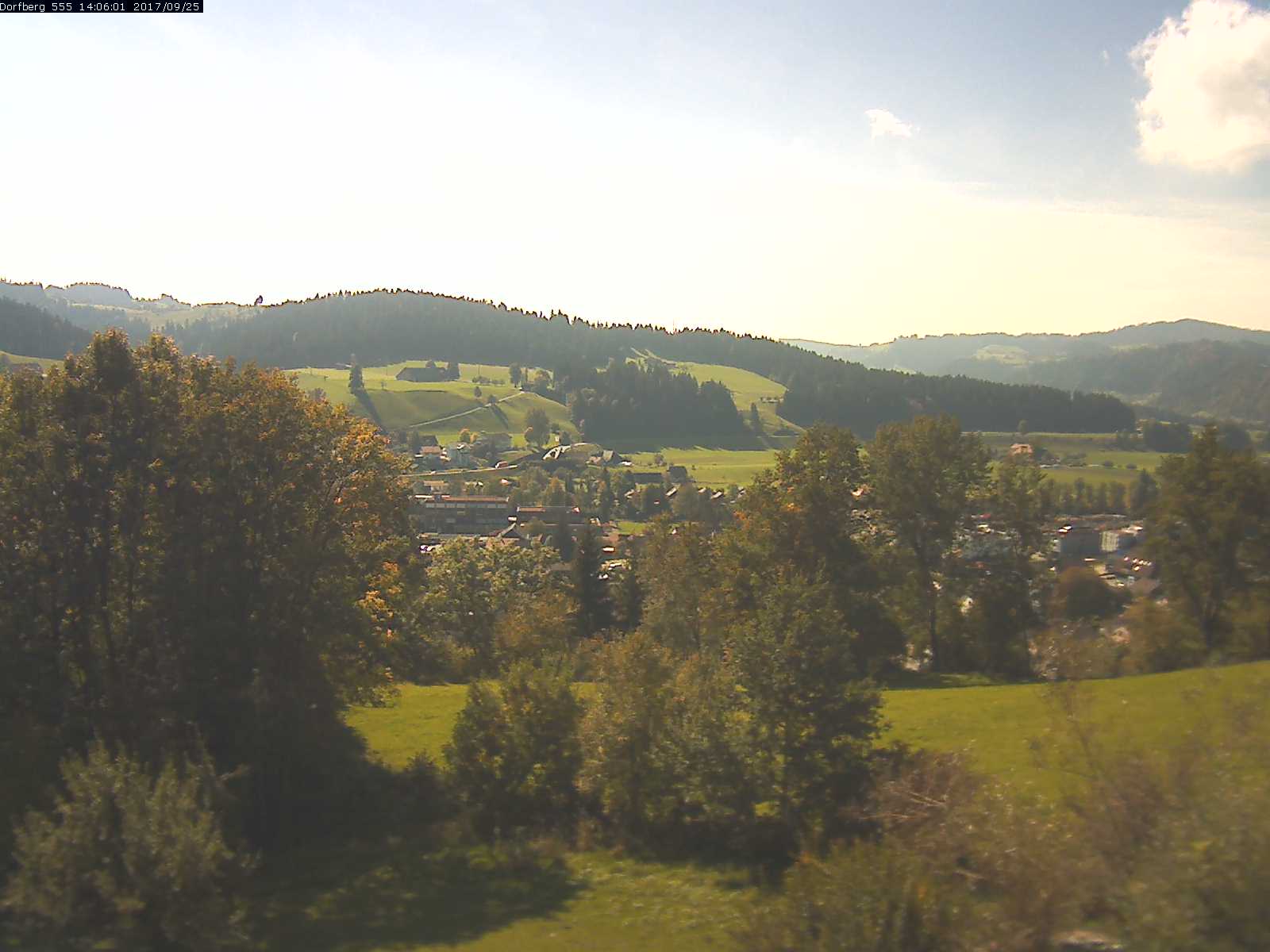 Webcam-Bild: Aussicht vom Dorfberg in Langnau 20170925-140601