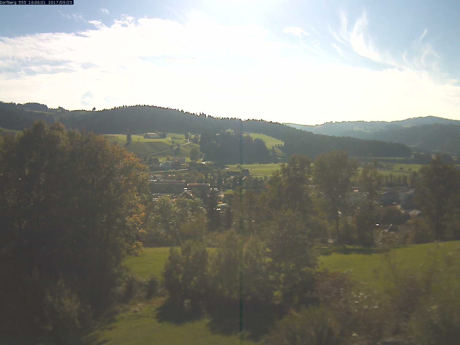 Webcam-Bild: Aussicht vom Dorfberg in Langnau 20170925-160601